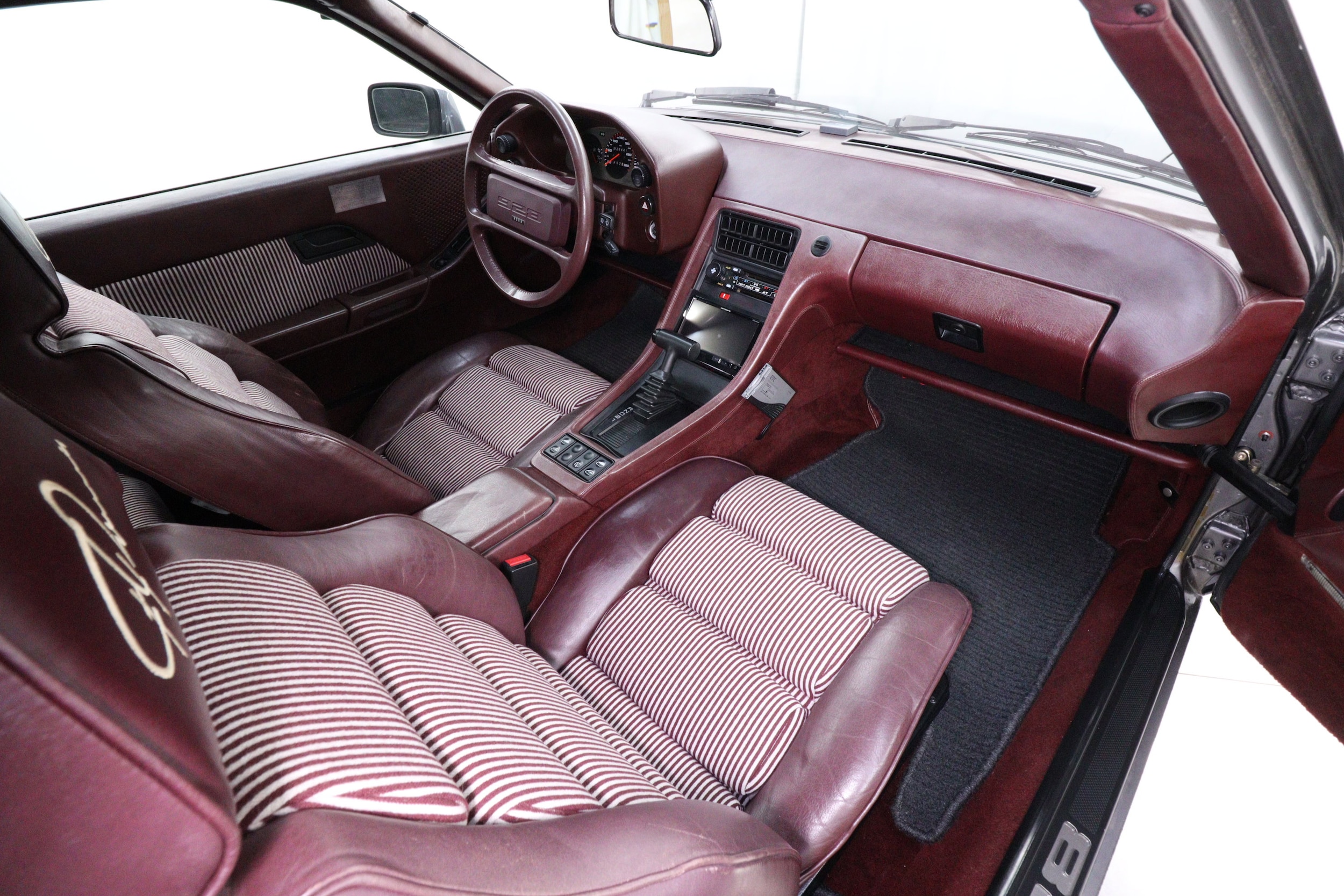 1982 Porsche 928 14