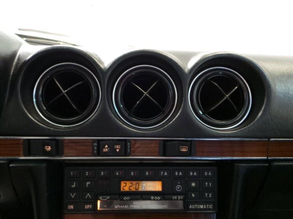 1982 Mercedes-Benz 380 SL 18