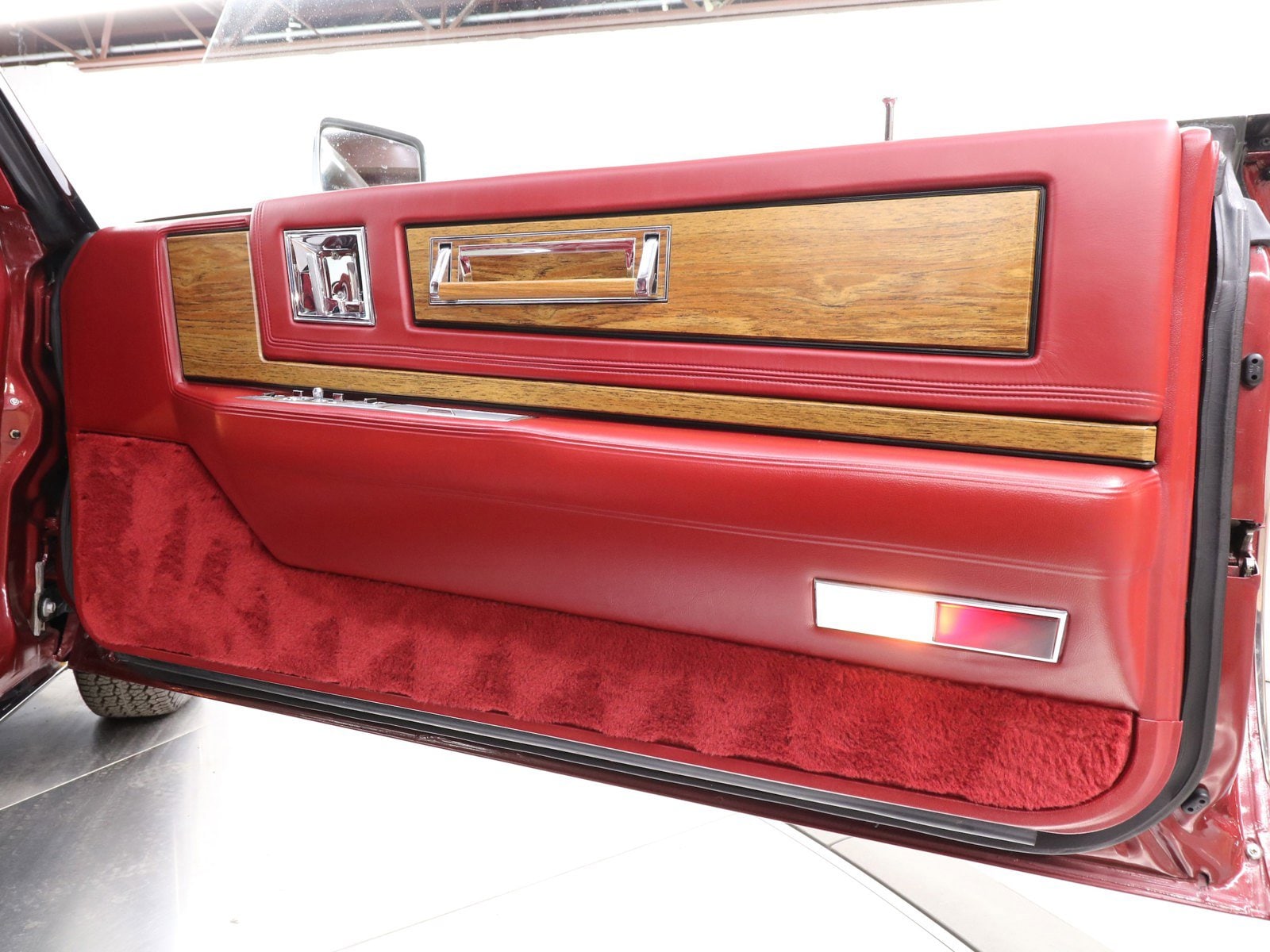 1985 Cadillac Biarritz 21