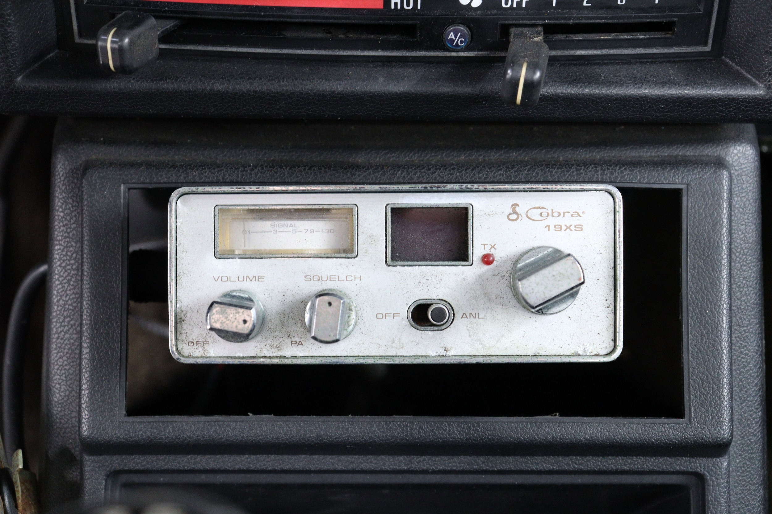 1985 Nissan 720 42