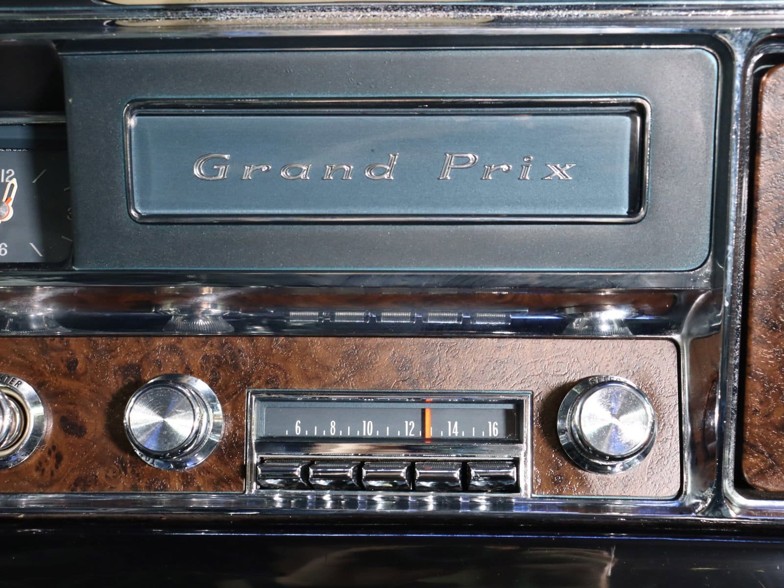 1967 Pontiac Grand Prix 14