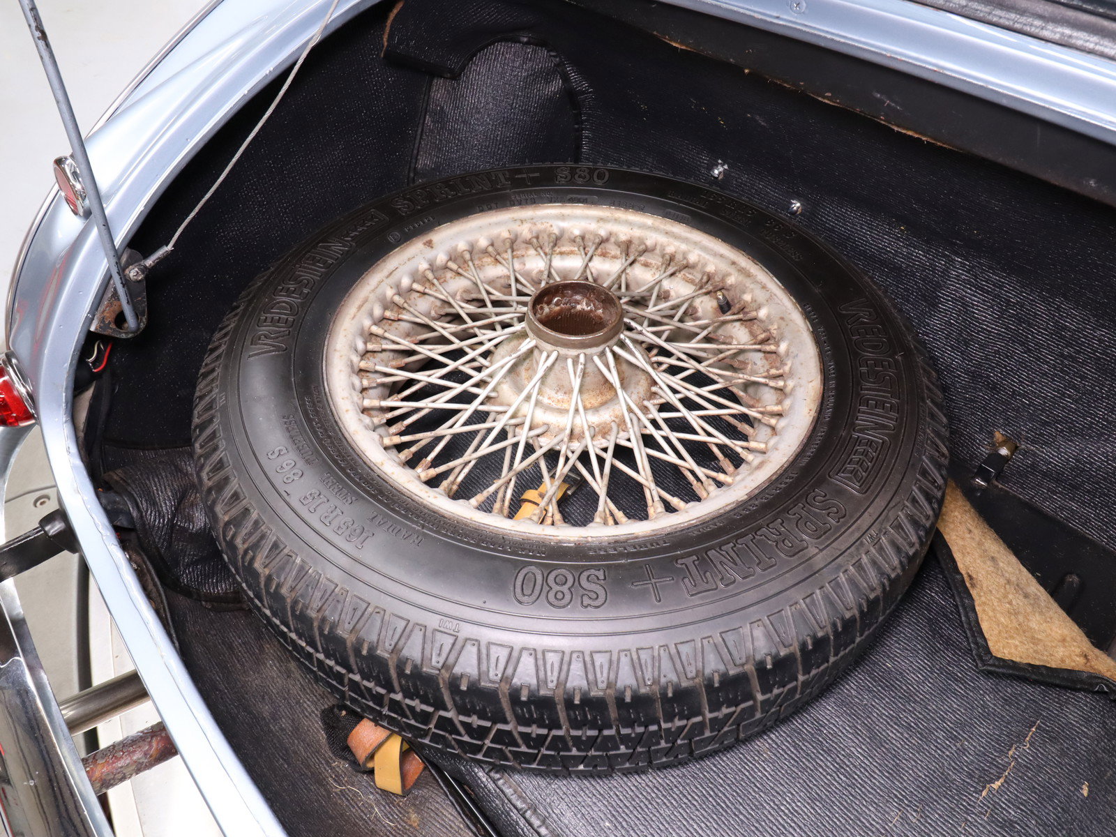 1960 Austin Healey 3000 40