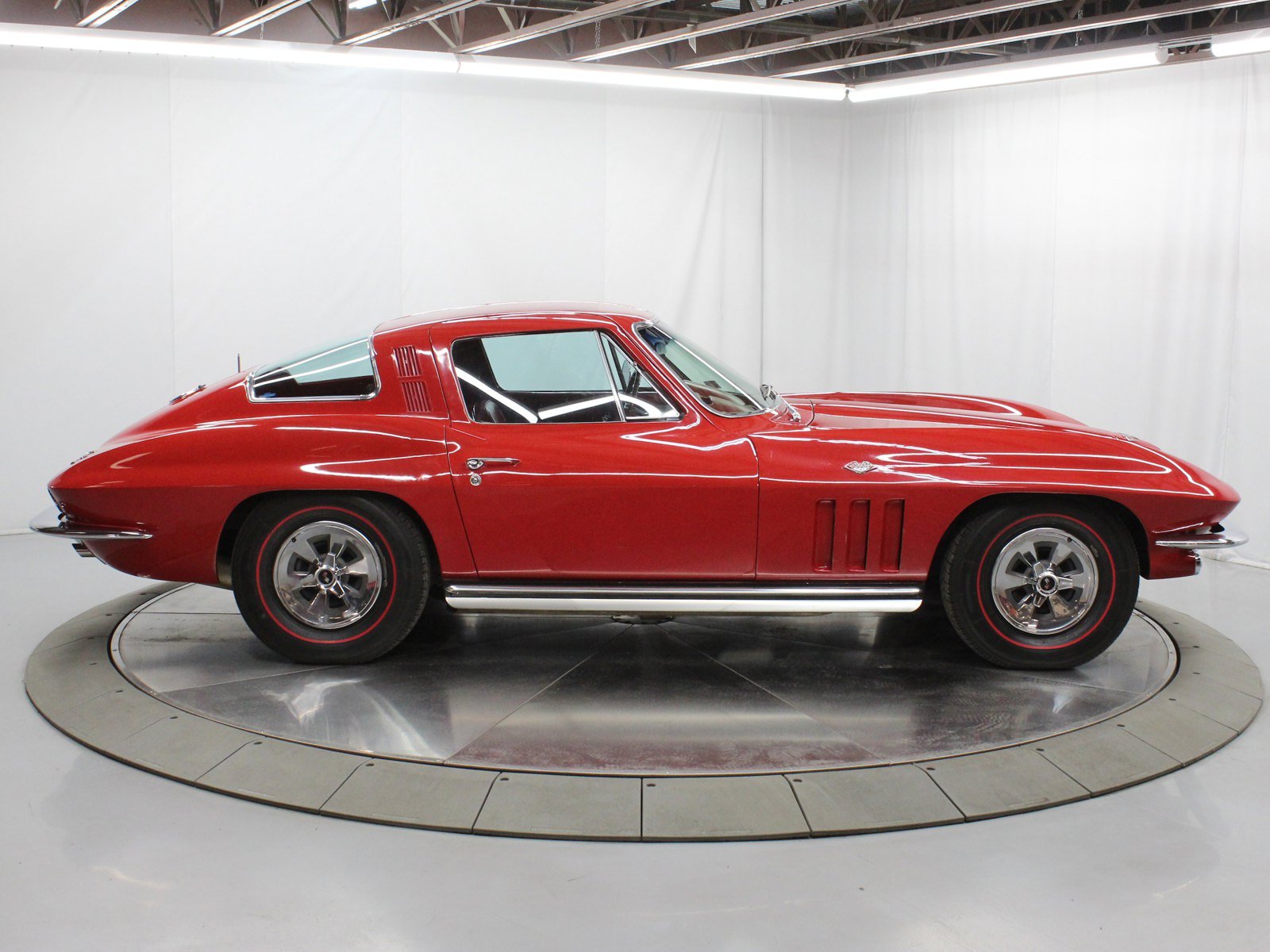 1965 Chevrolet Corvette 19
