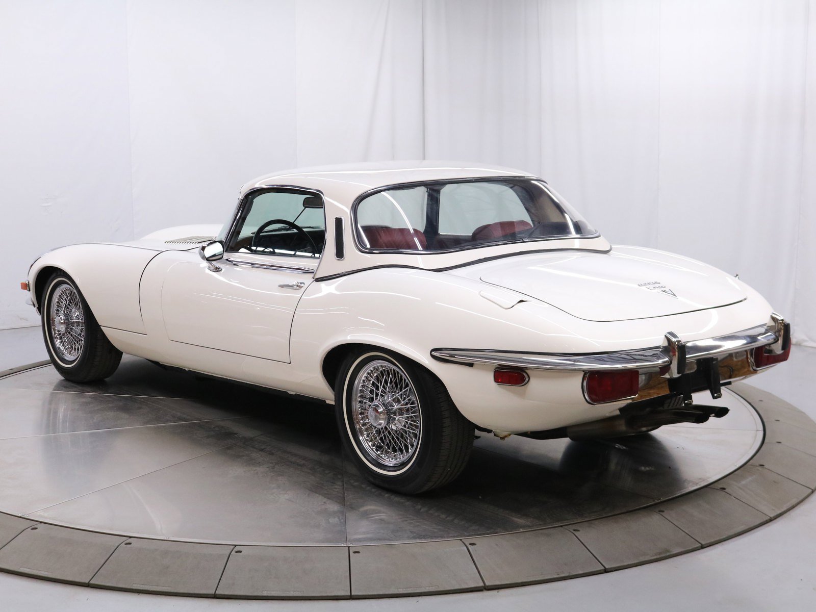 1974 Jaguar E-Type 13