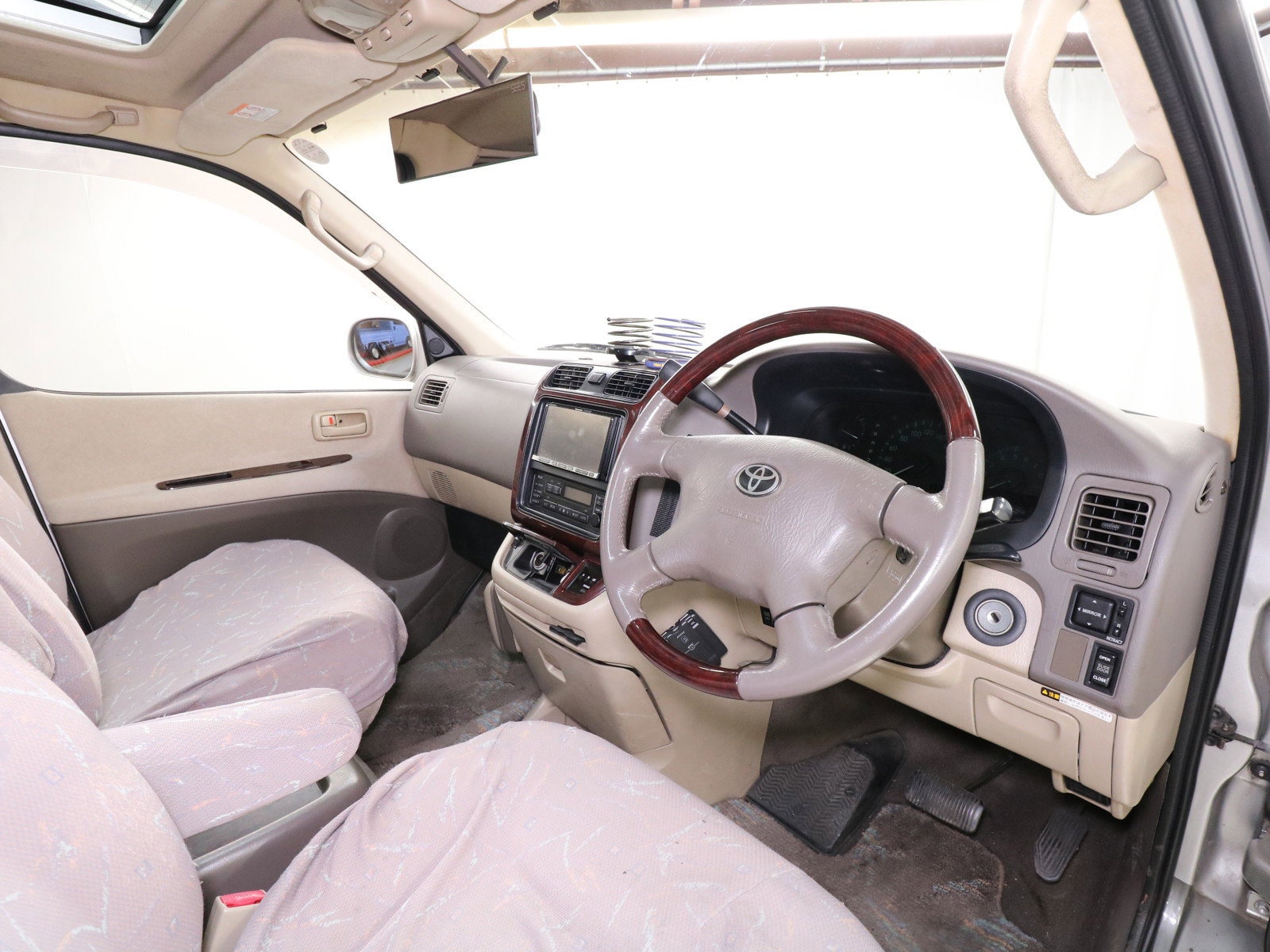 1999 Toyota Grand Hiace 9