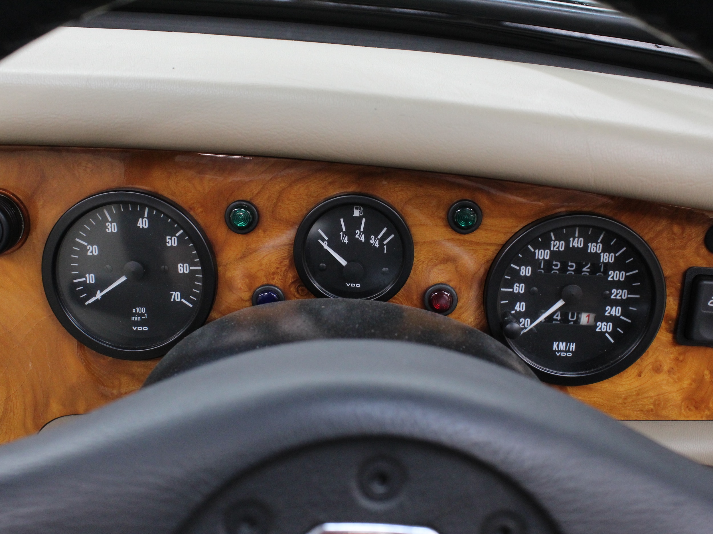1994 Rover MG RV8 10