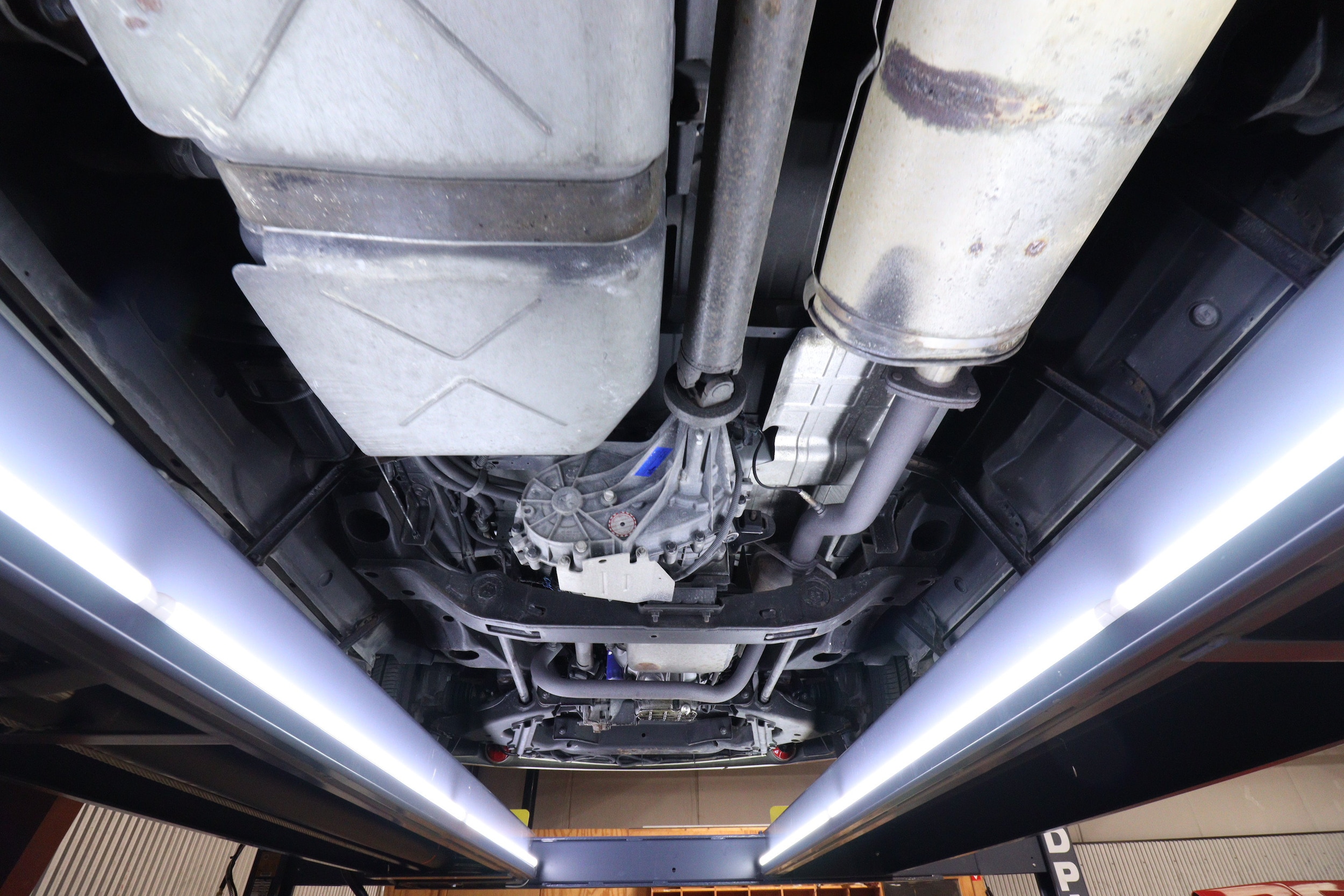 2001 Chevrolet Astro Cargo Van 52