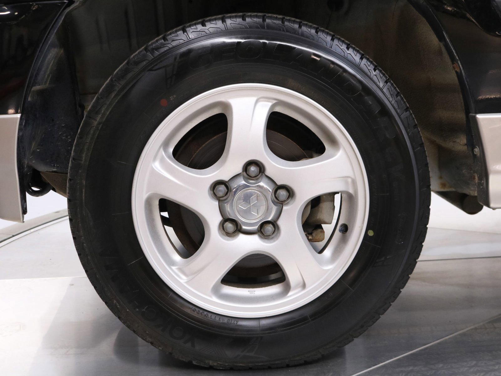 1999 Mitsubishi Pajero 31
