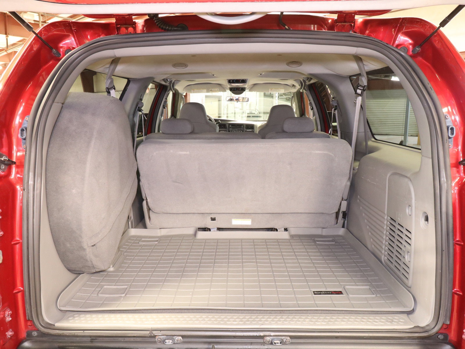 2005 Ford Excursion 28