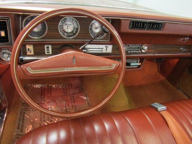 1971 Oldsmobile Cutlass Supreme 24
