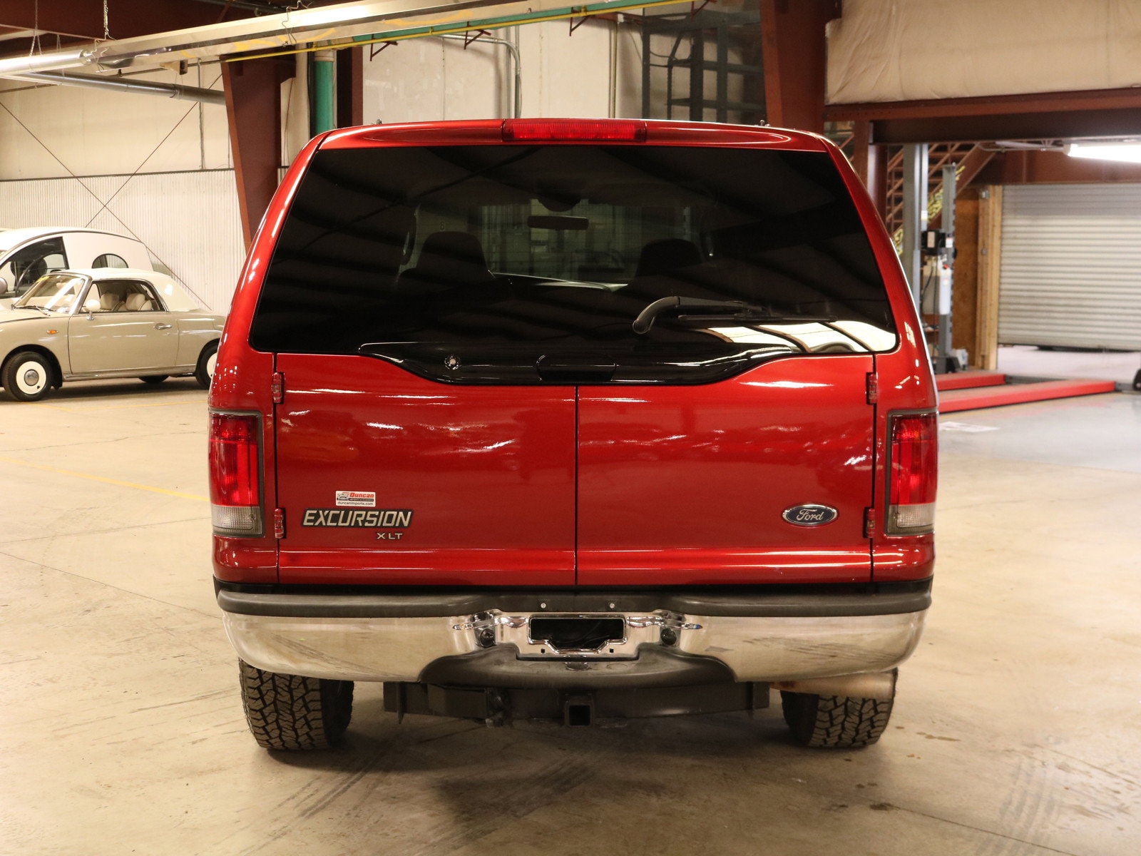 2005 Ford Excursion 6