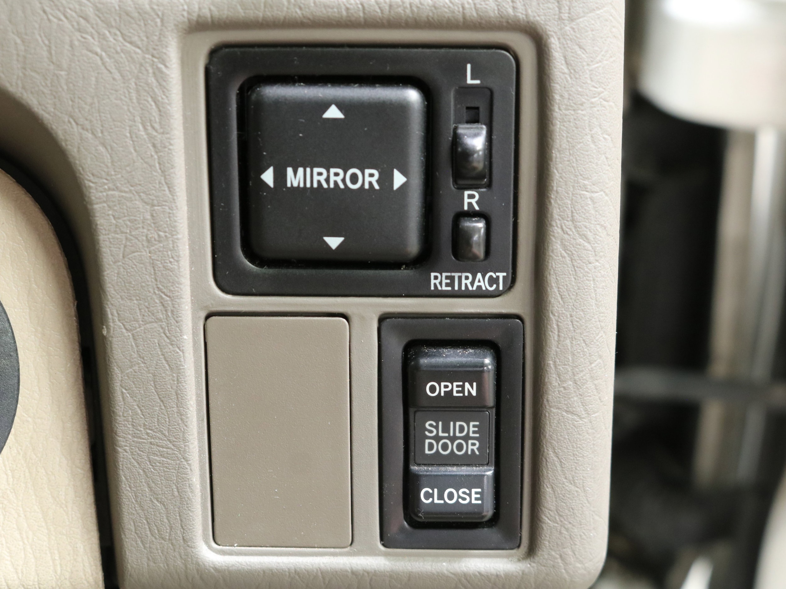 2000 Toyota Grand Hiace 51