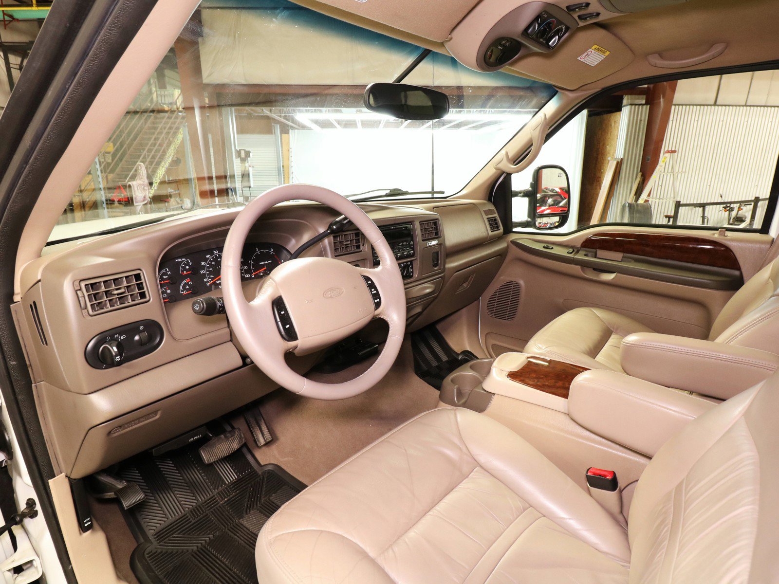 2000 Ford Excursion 9