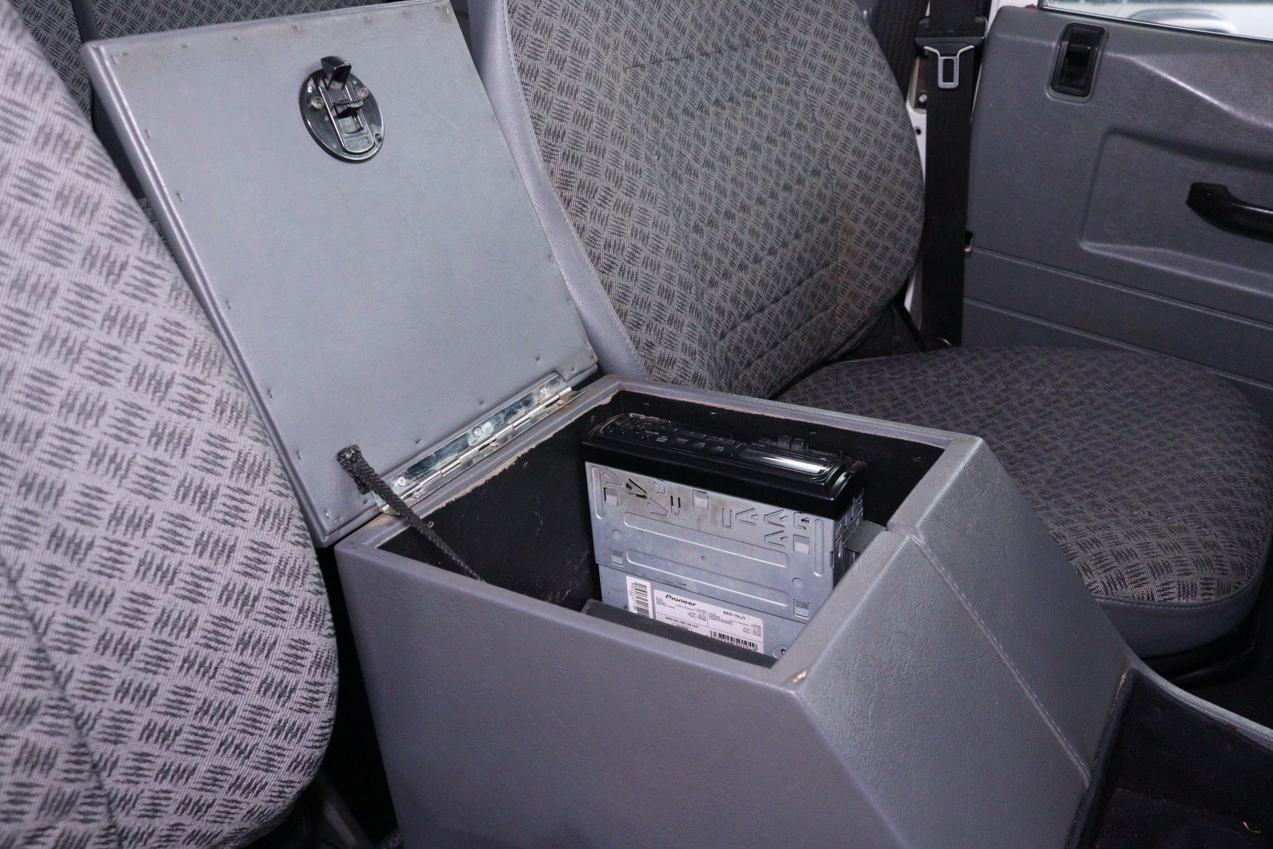 2001 Land Rover Defender 68