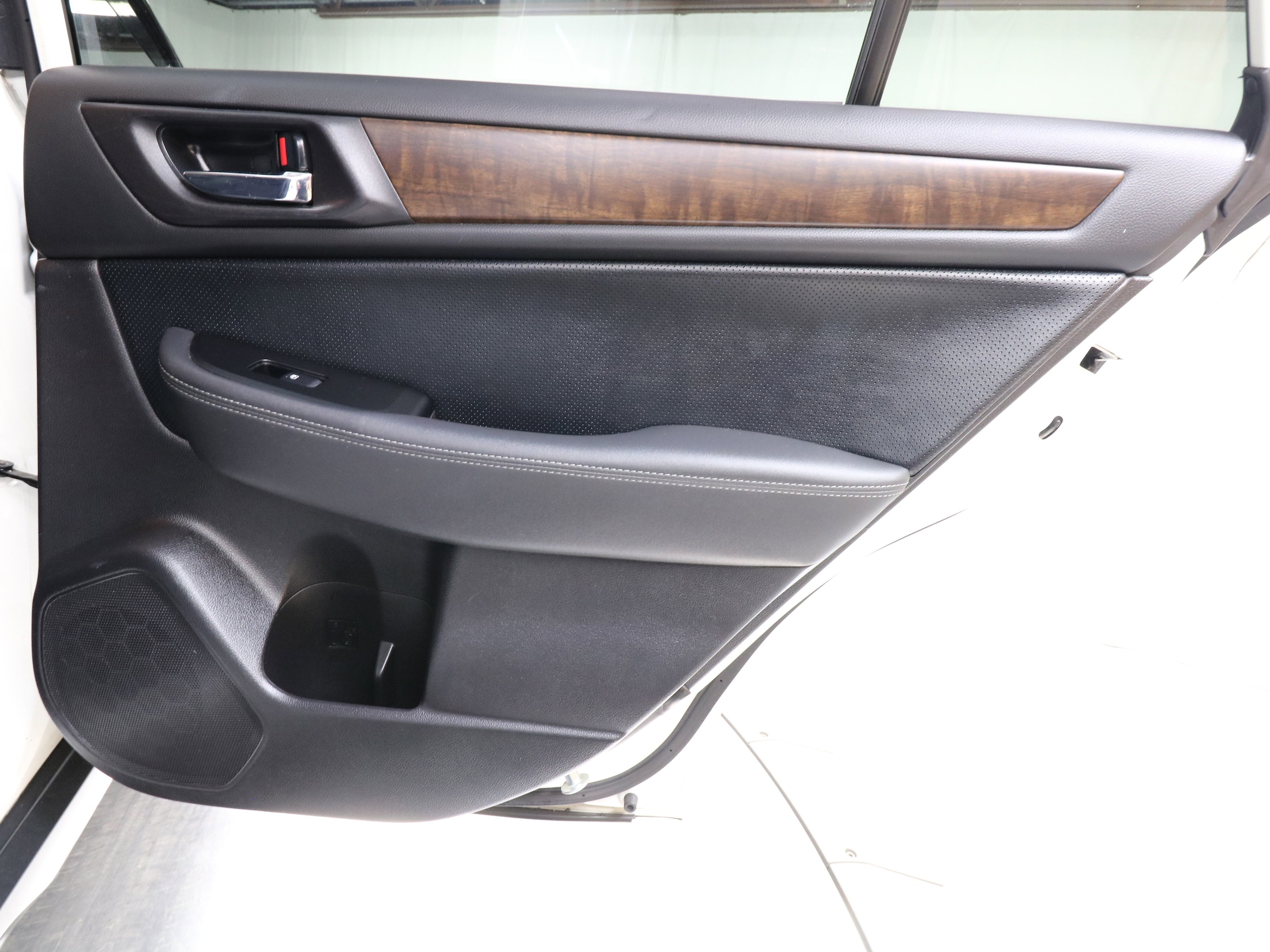 2016 Subaru Outback 23