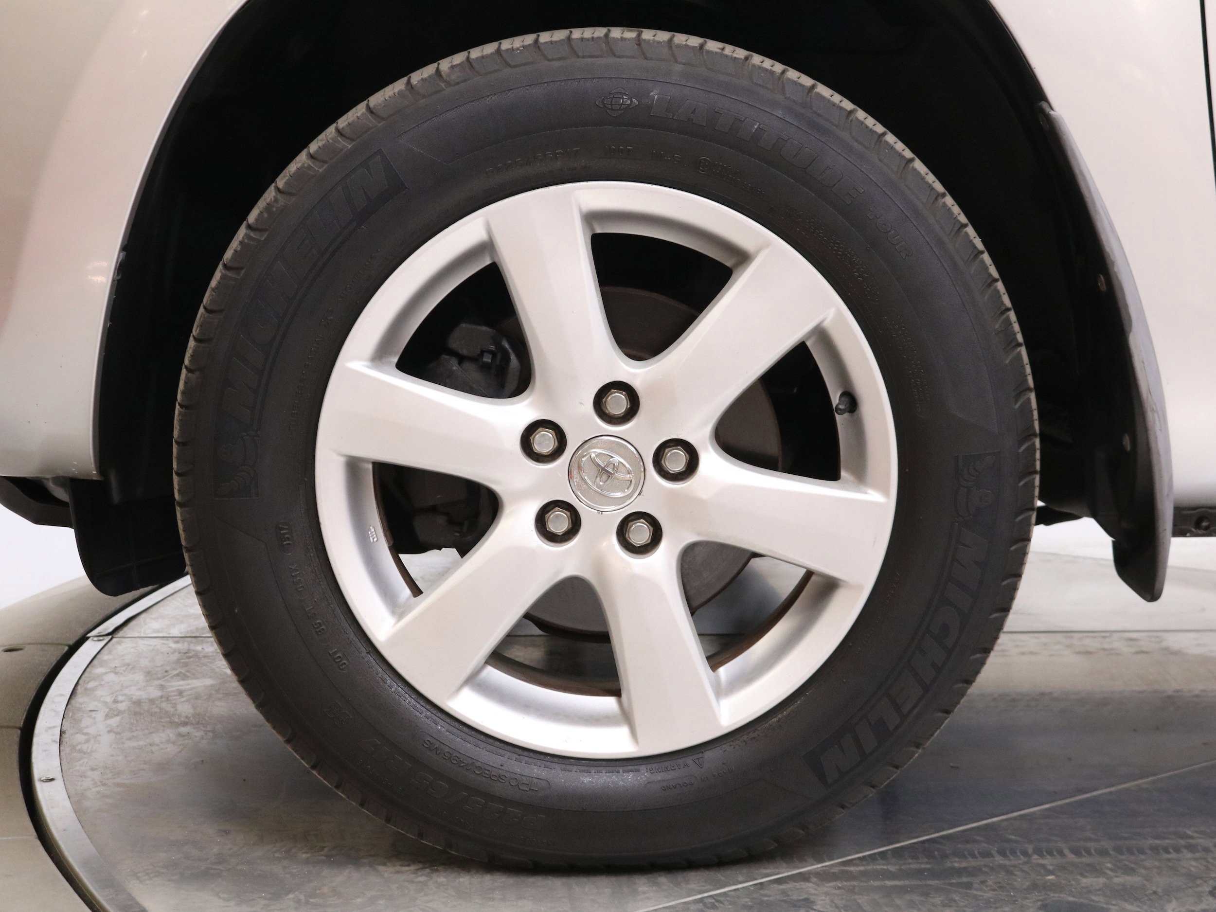 2008 Toyota RAV4 32