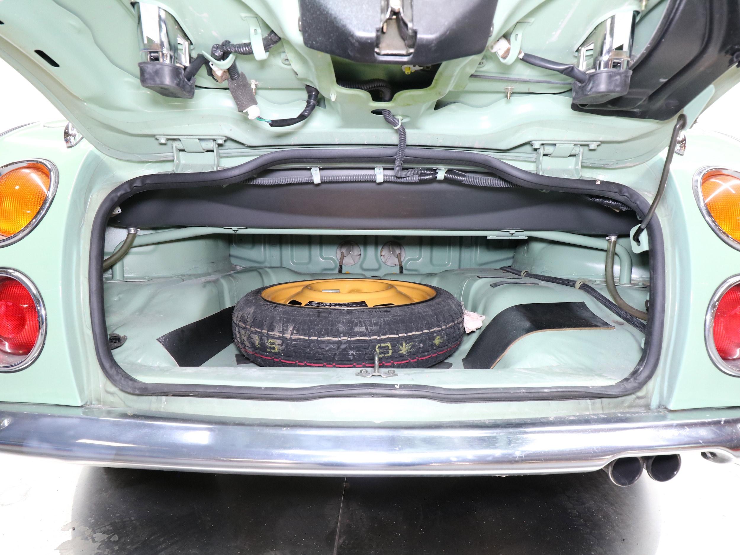 1991 Nissan Figaro 28