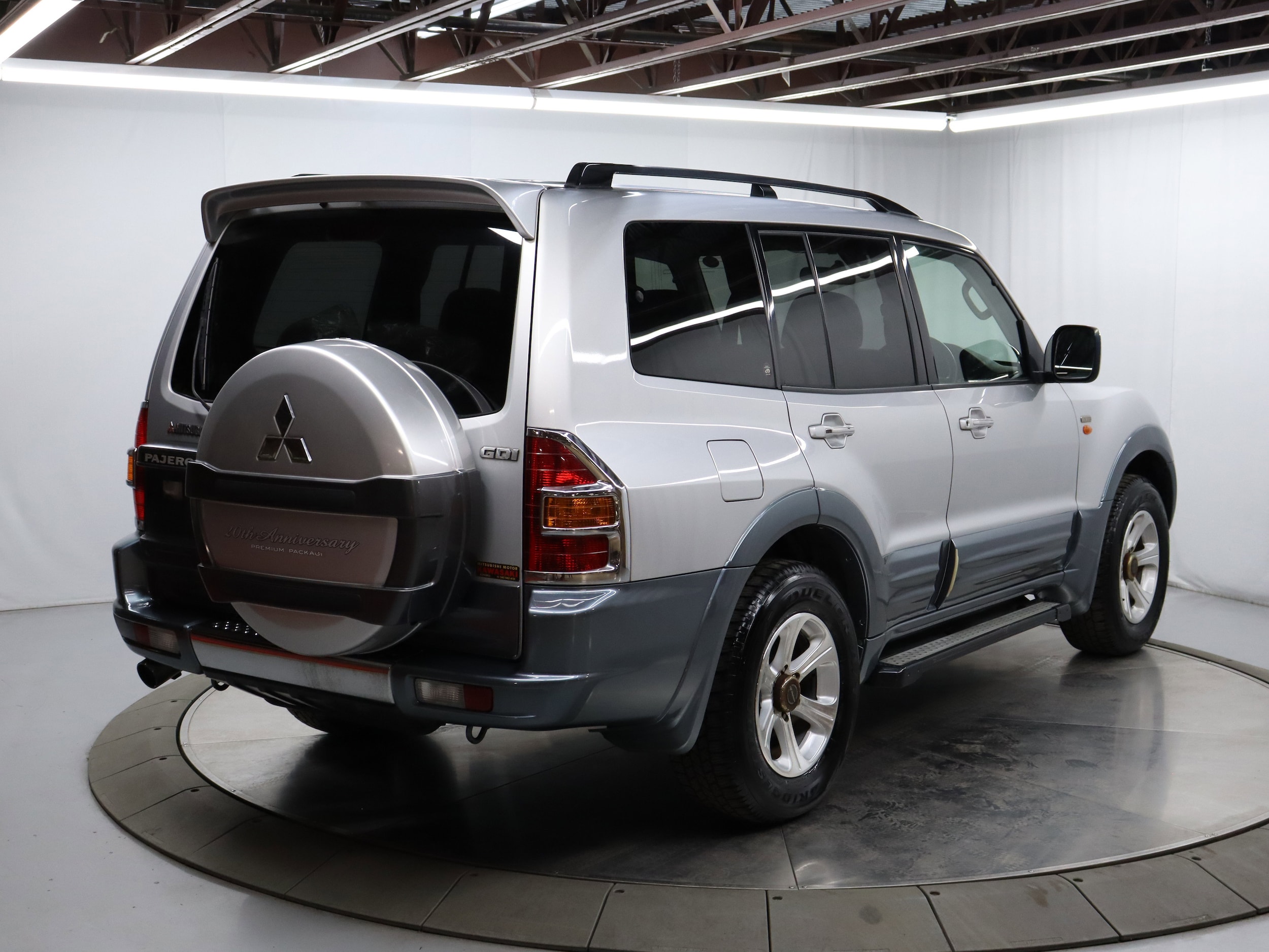 2000 Mitsubishi Pajero 7