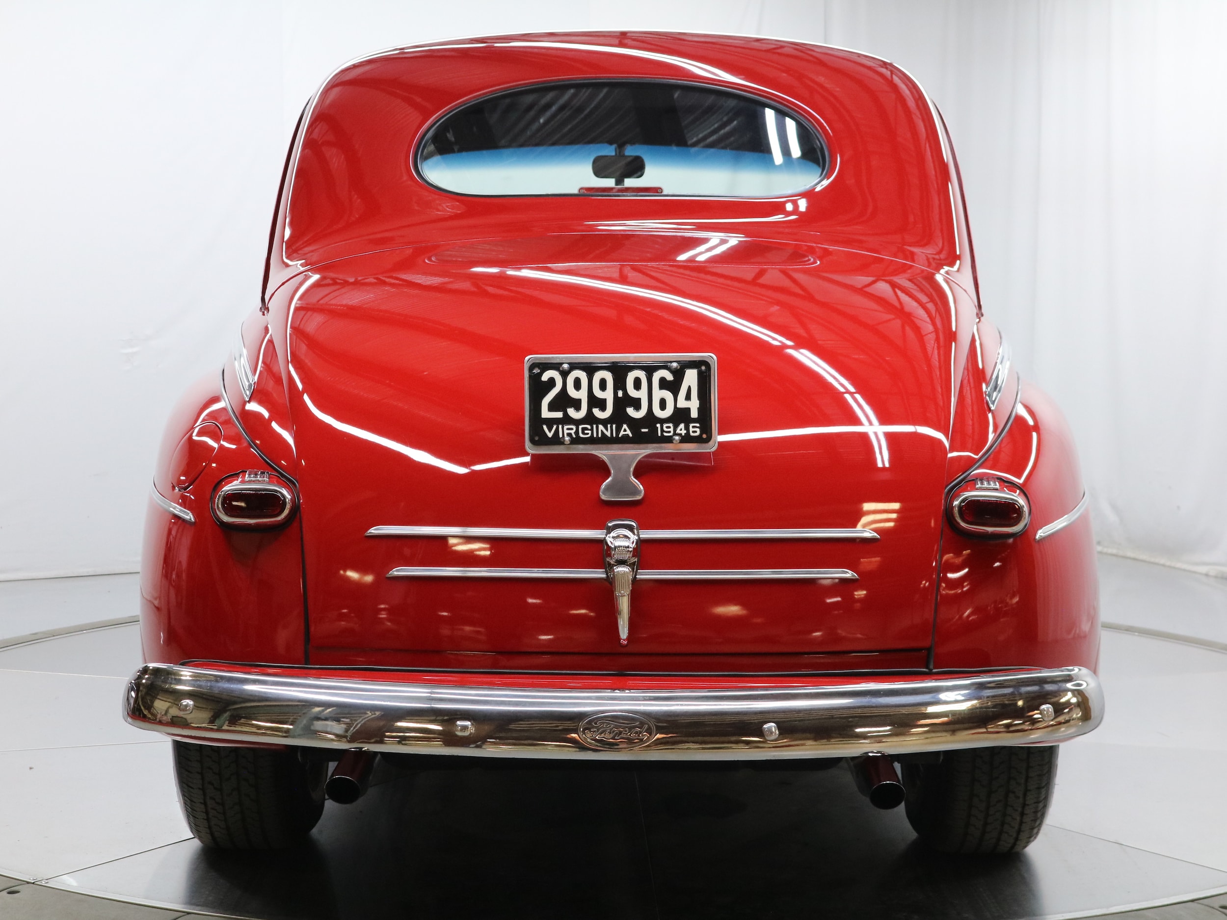 1946 Ford Deluxe 6