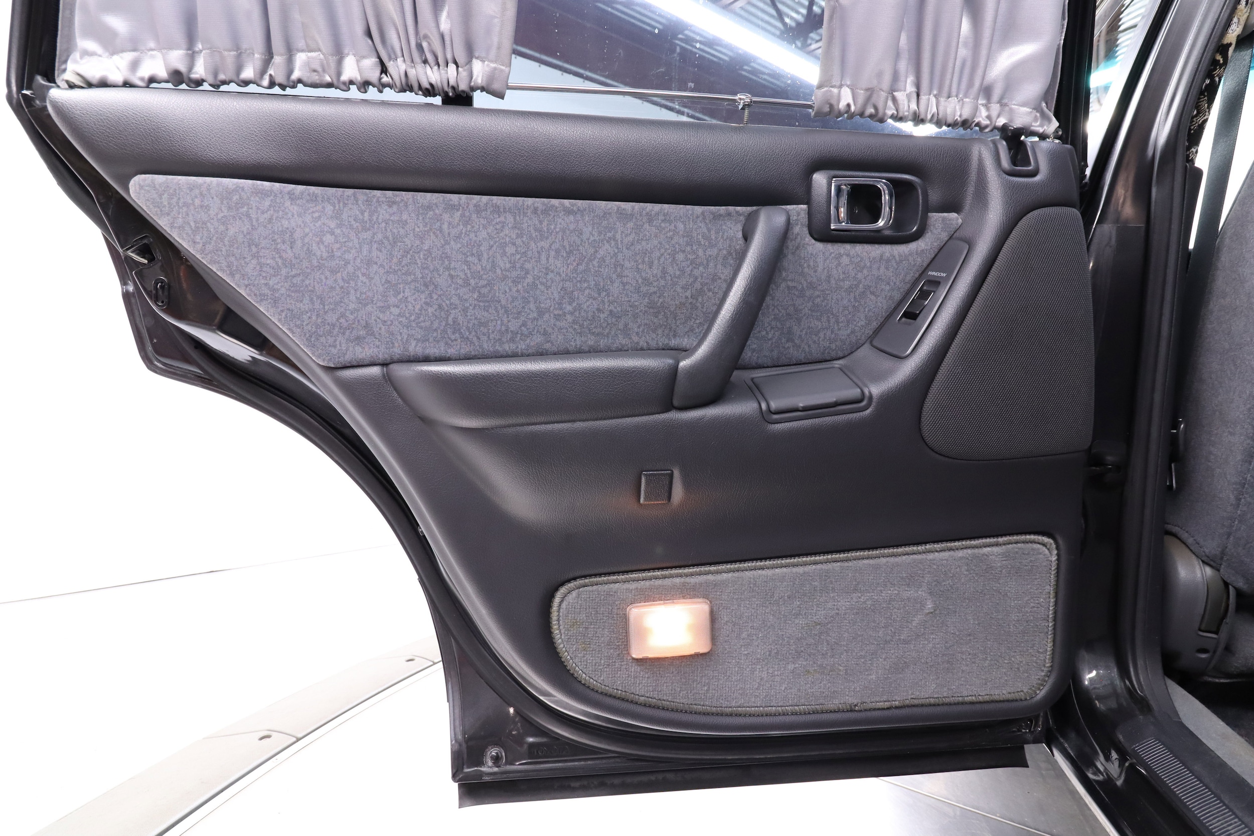 1999 Toyota Crown 24