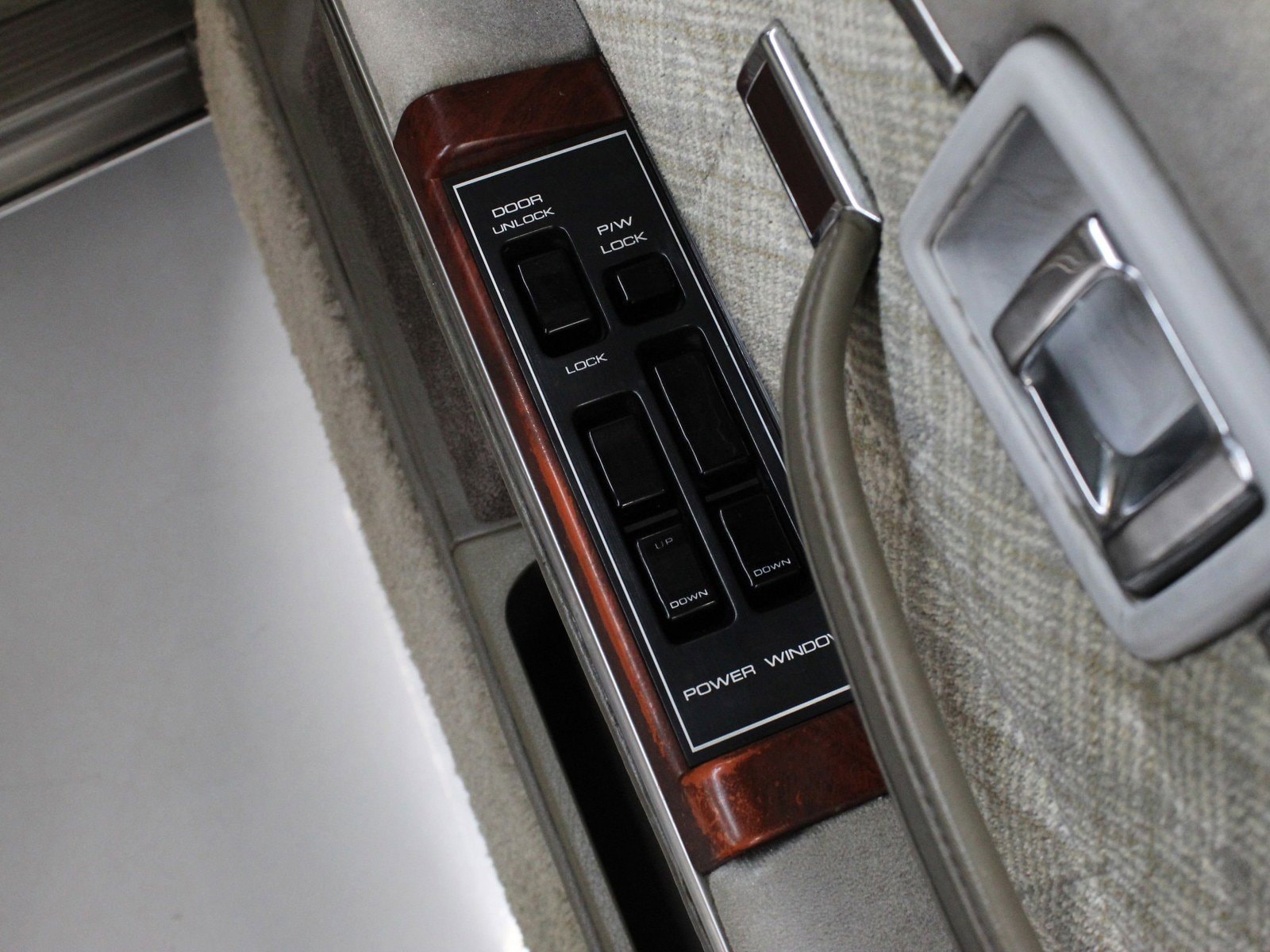 1983 Nissan Gloria 22