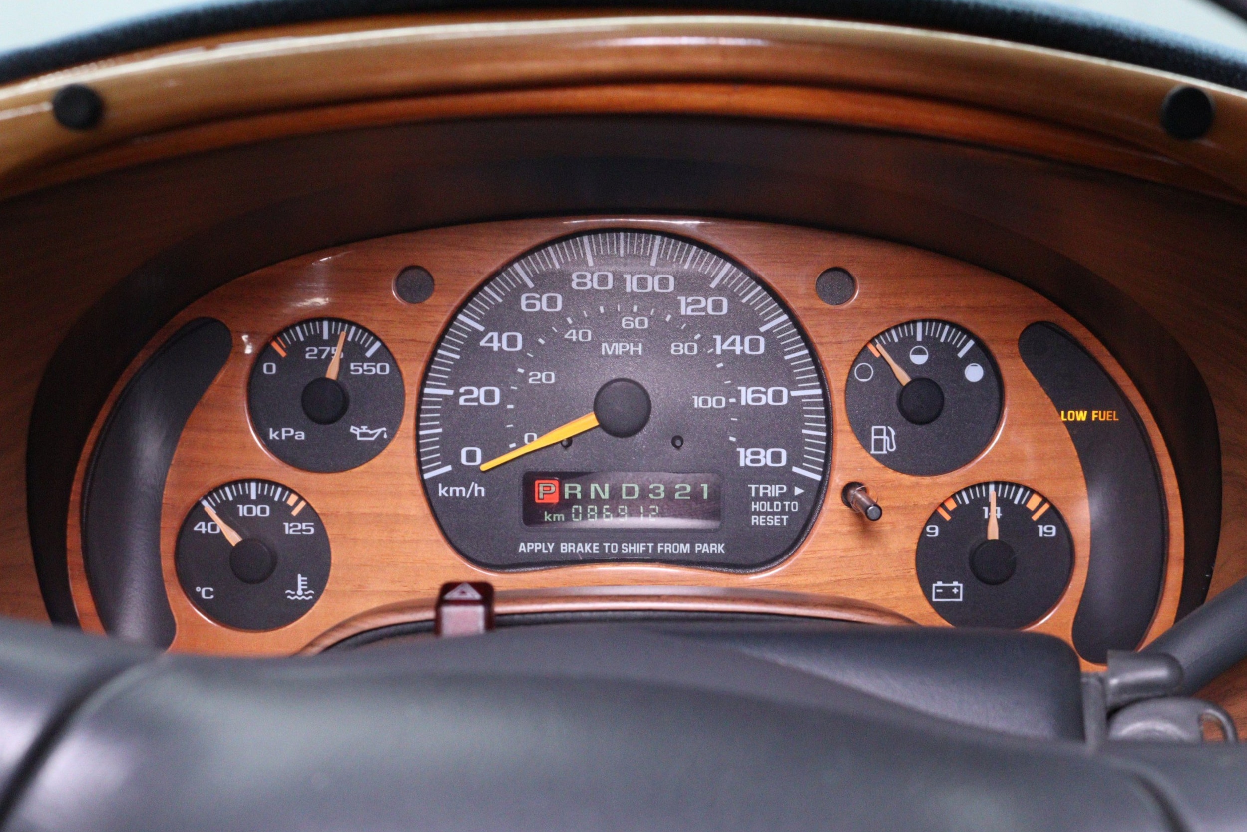 2001 Chevrolet Astro Cargo Van 11