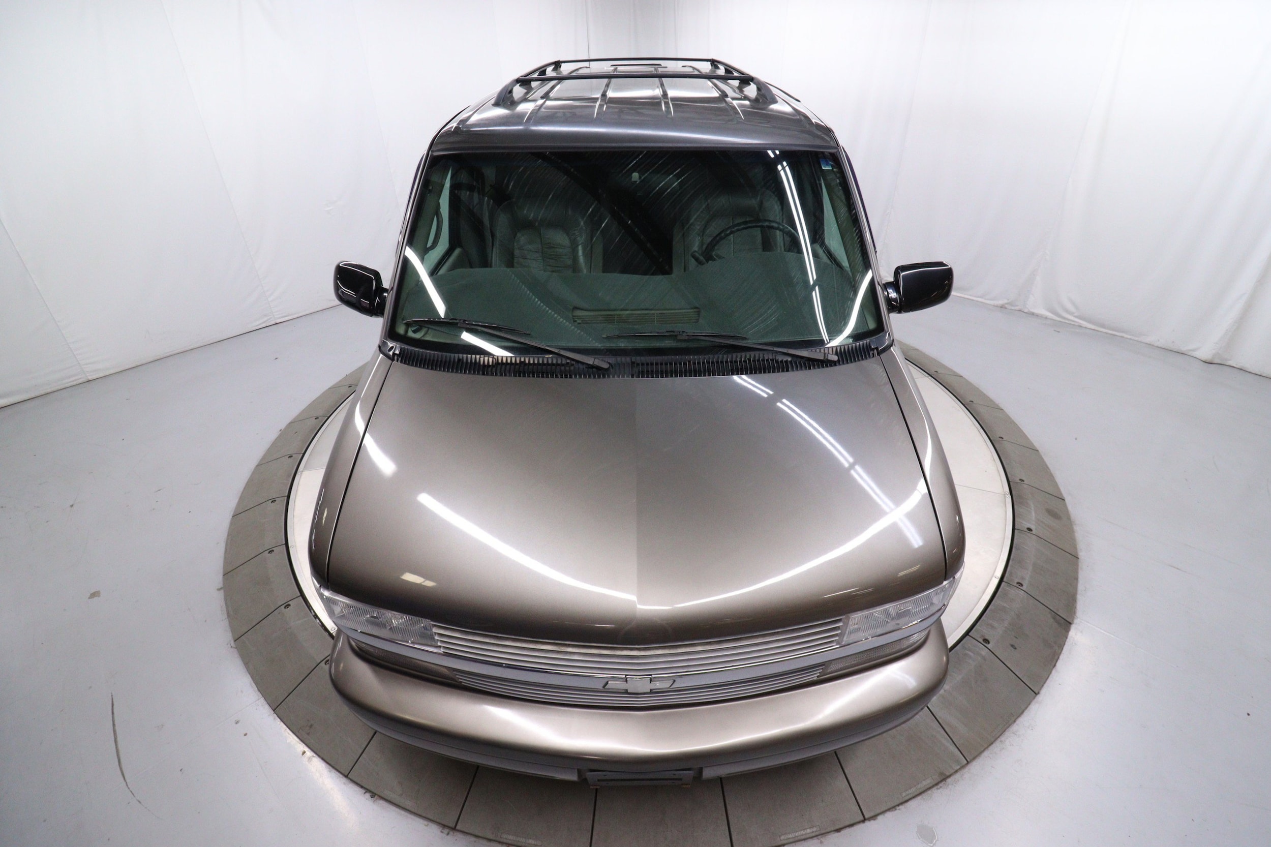 2000 Chevrolet Astro LT 52