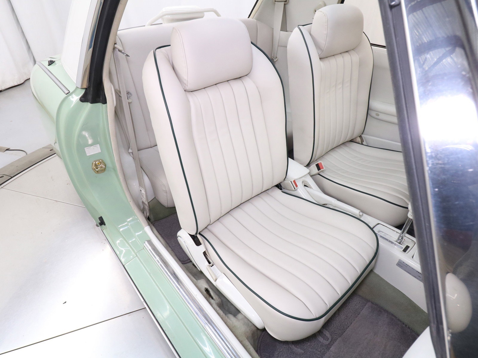 1992 Nissan Figaro 20