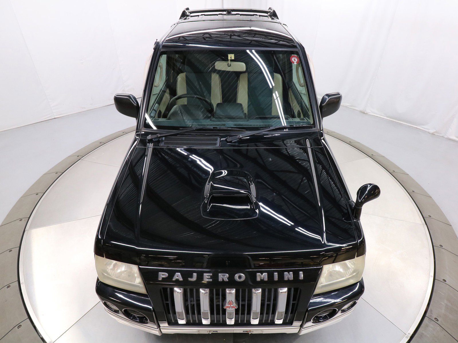 1999 Mitsubishi Pajero 46