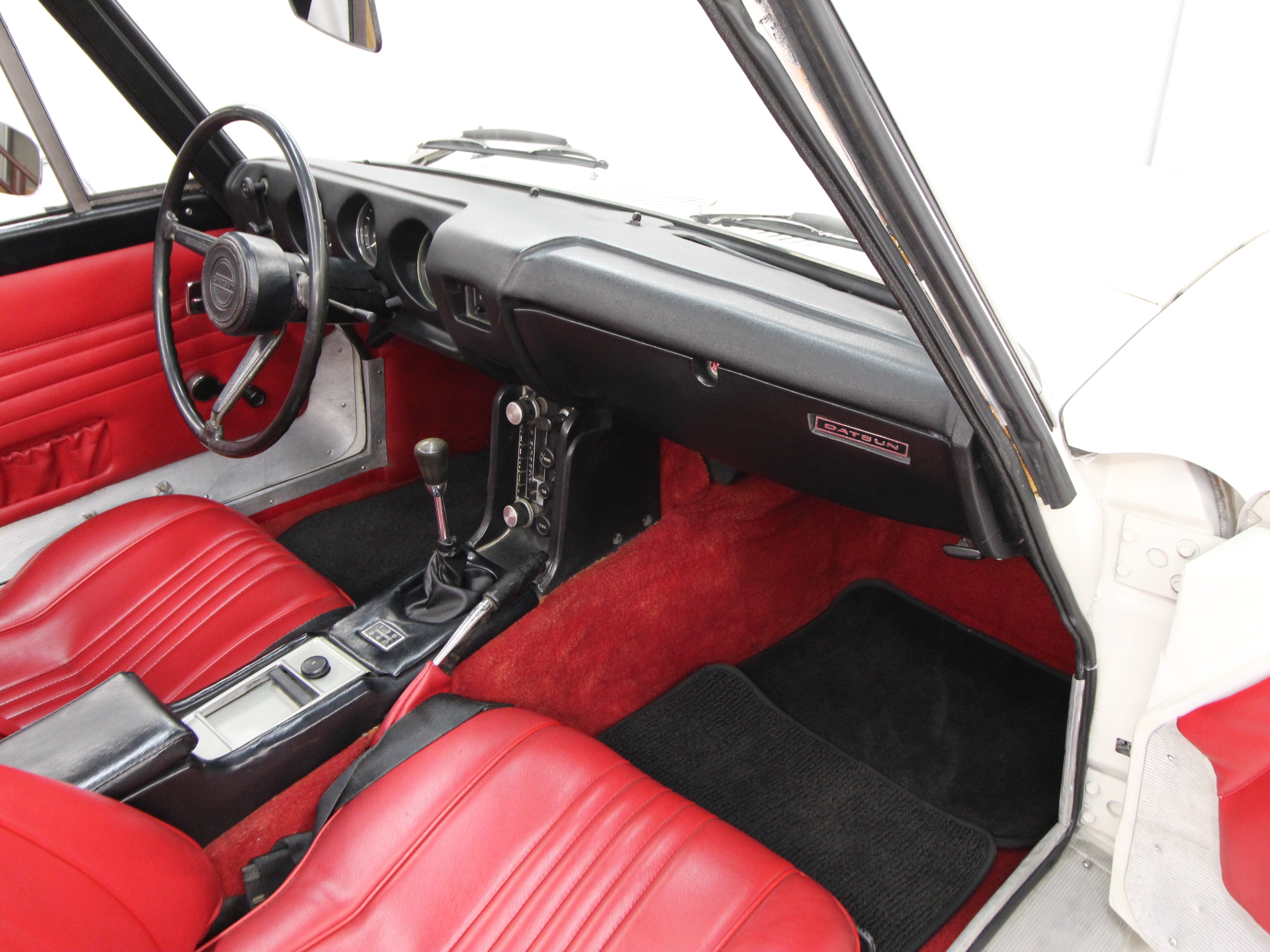 1969 Datsun 2000 18