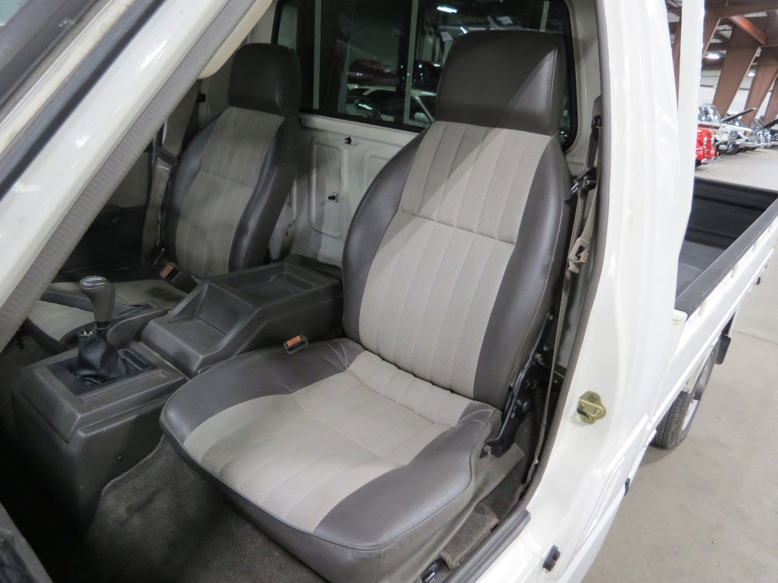 1990 Nissan Vanette 22