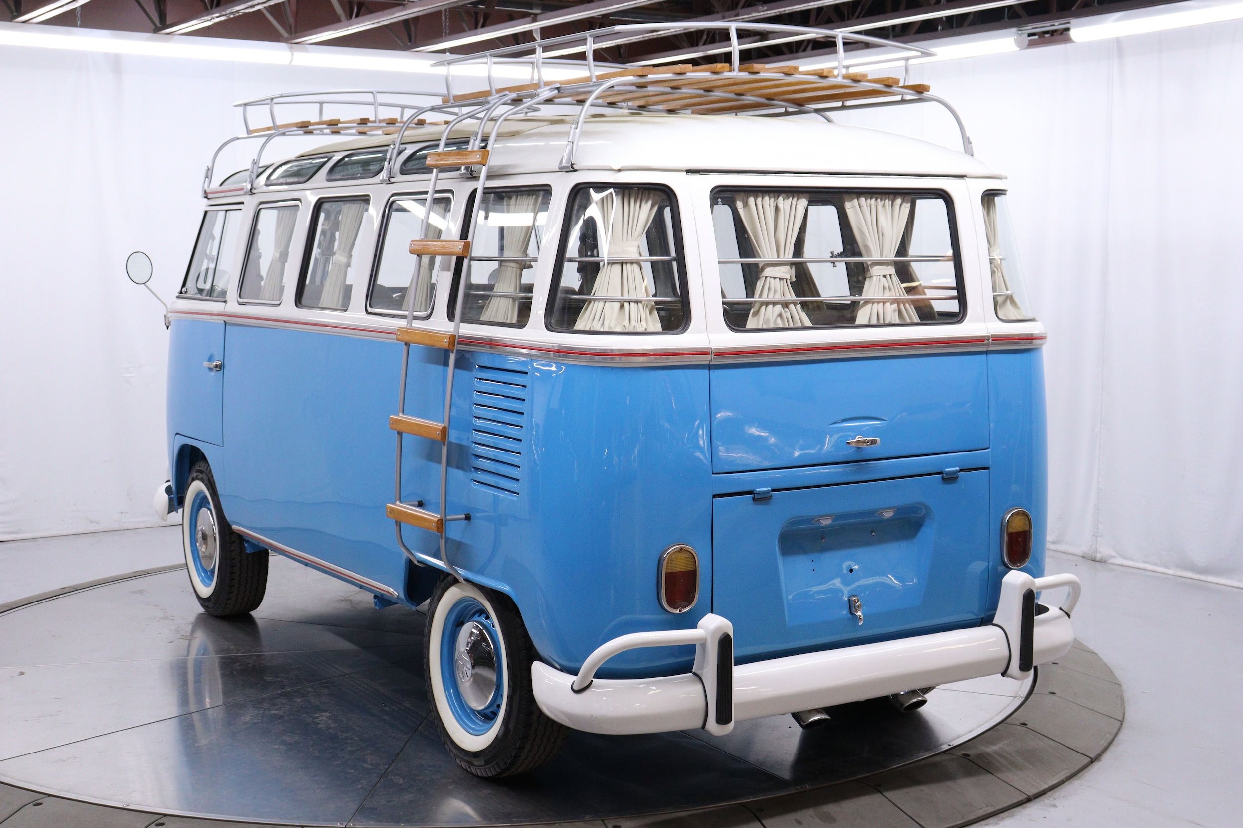 1972 Volkswagen Bus 7