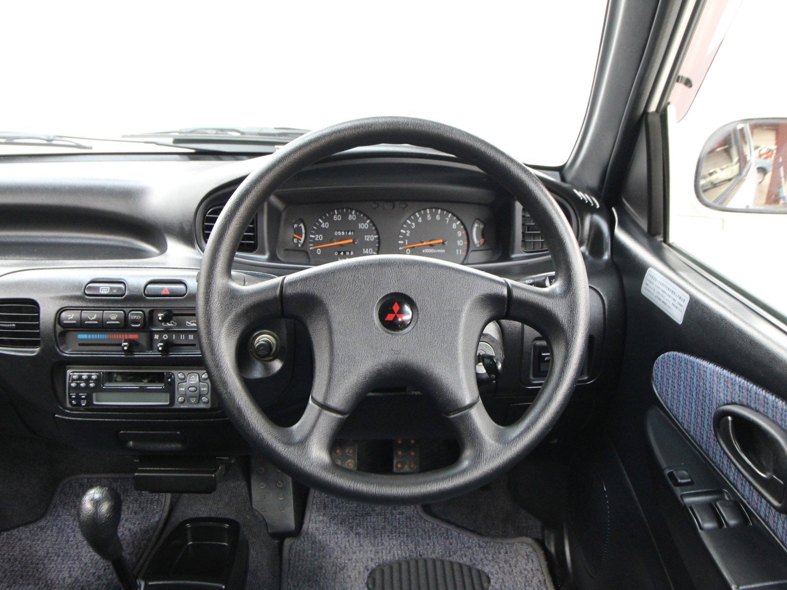 1995 Mitsubishi Minica 10