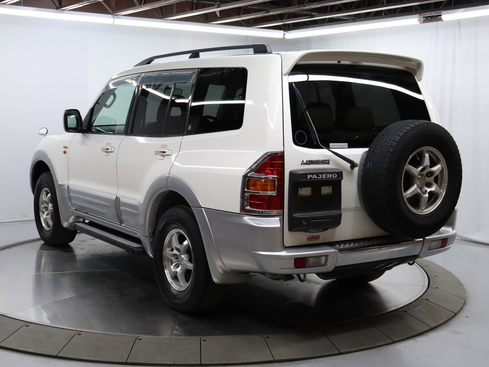 1999 Mitsubishi Pajero 5