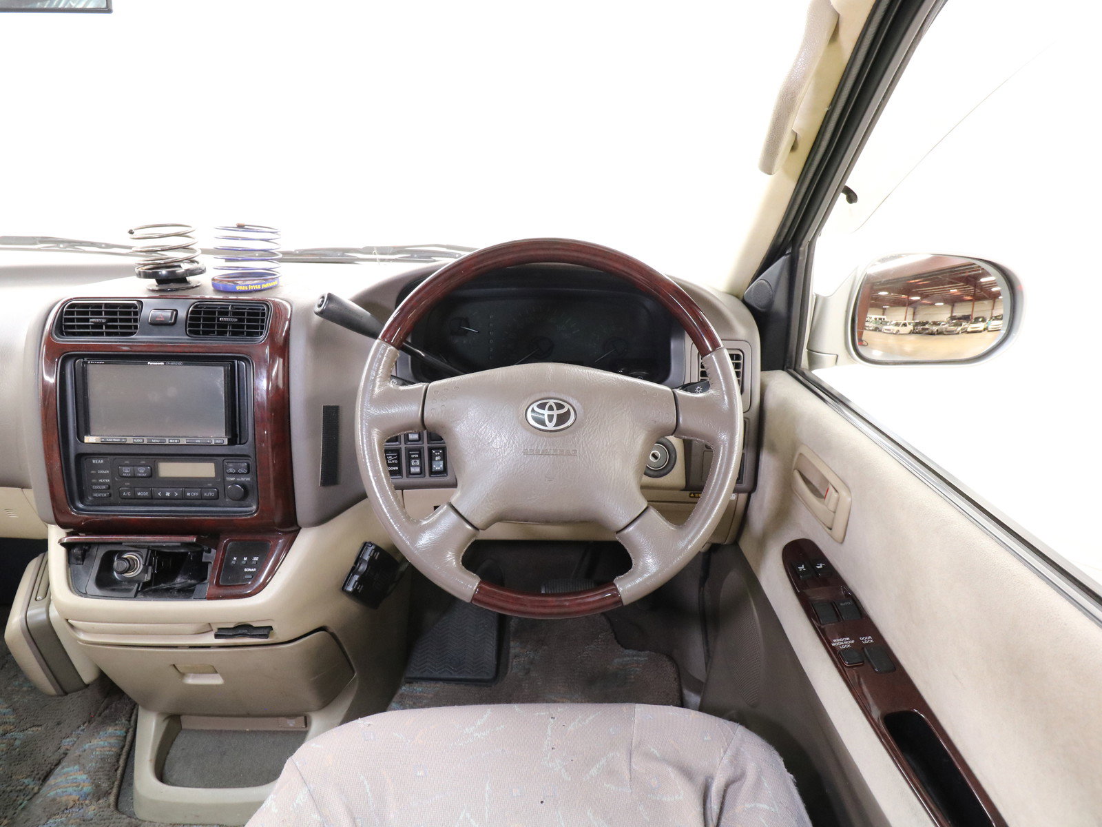 1999 Toyota Grand Hiace 10