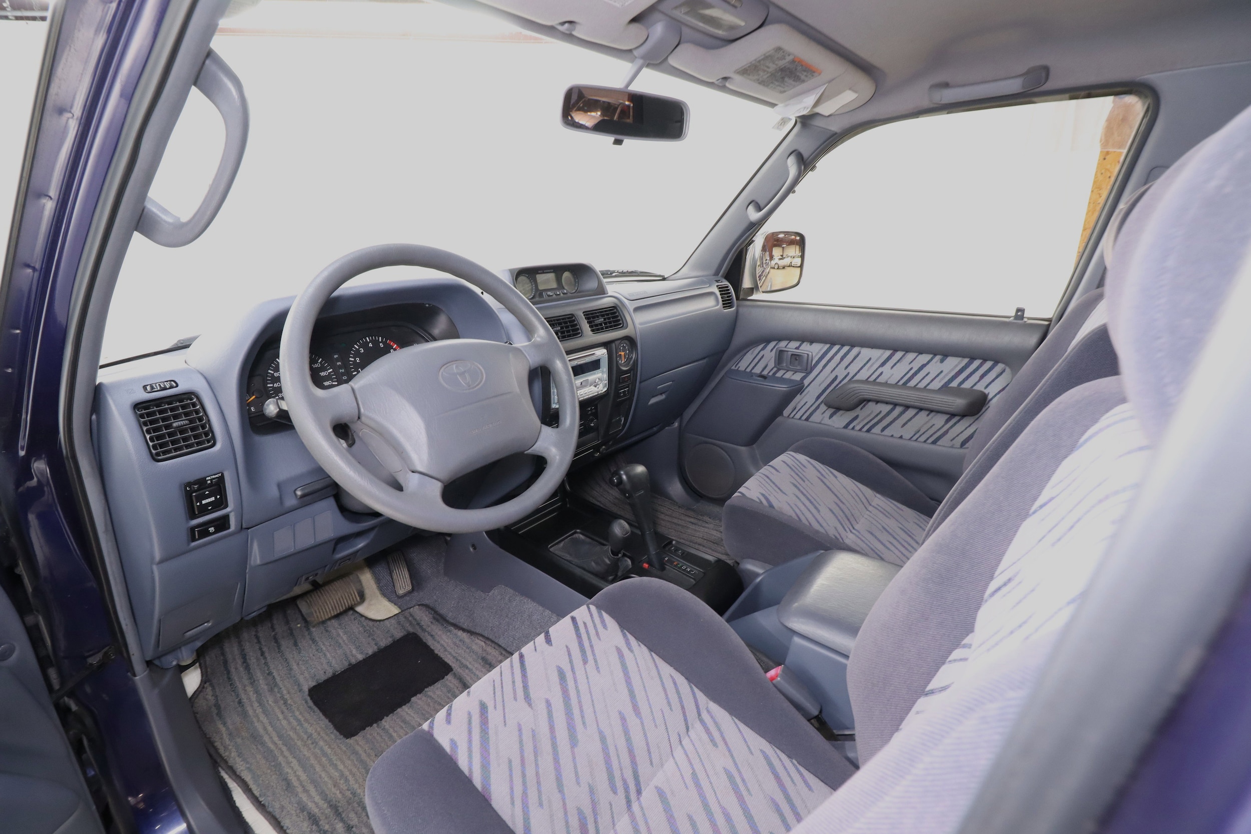 1999 Toyota Land Cruiser Prado 11