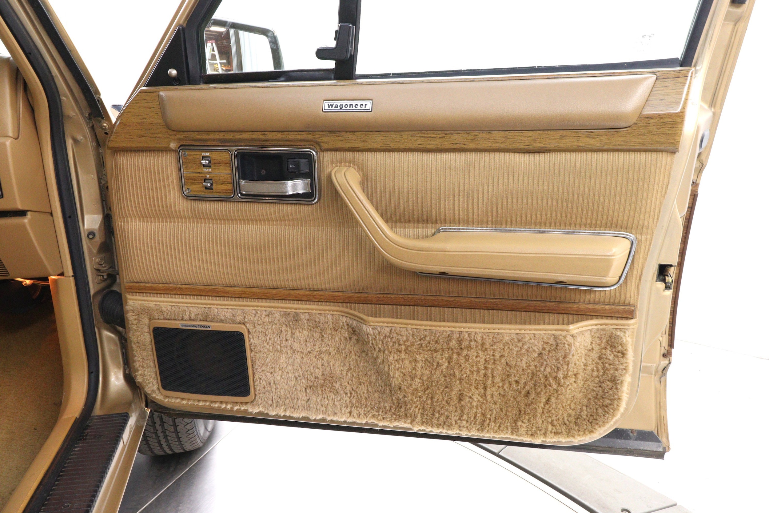1987 Jeep Wagoneer 22