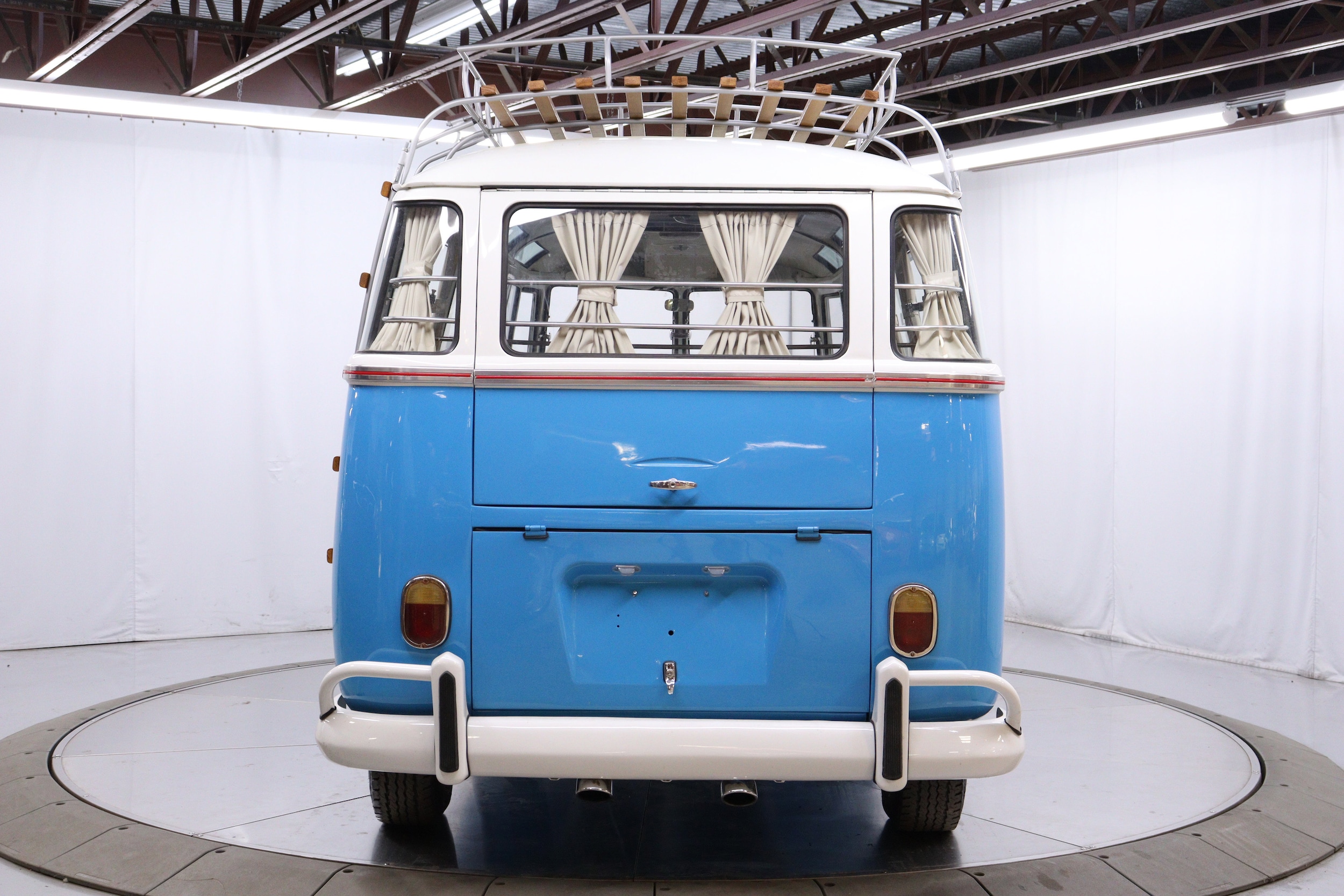 1972 Volkswagen Bus 8