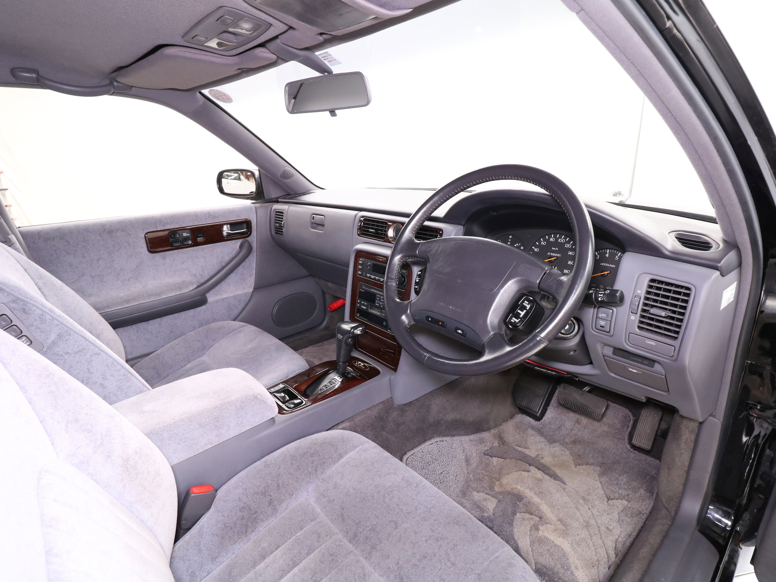 1995 Nissan Cima 12