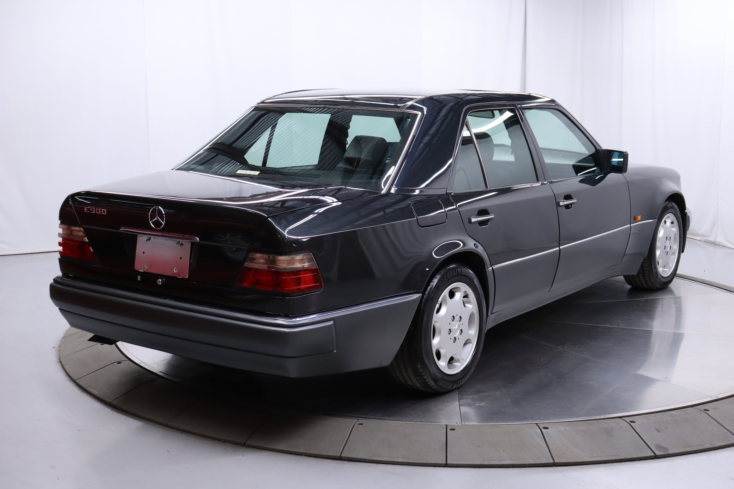 1994 Mercedes-Benz E500 9