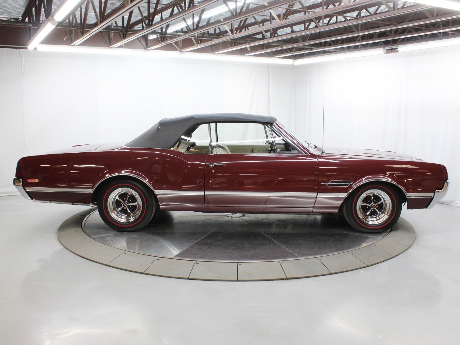 1966 Oldsmobile 442 10
