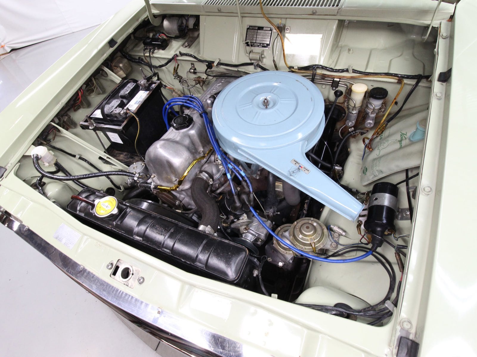 1971 Datsun 1600 40