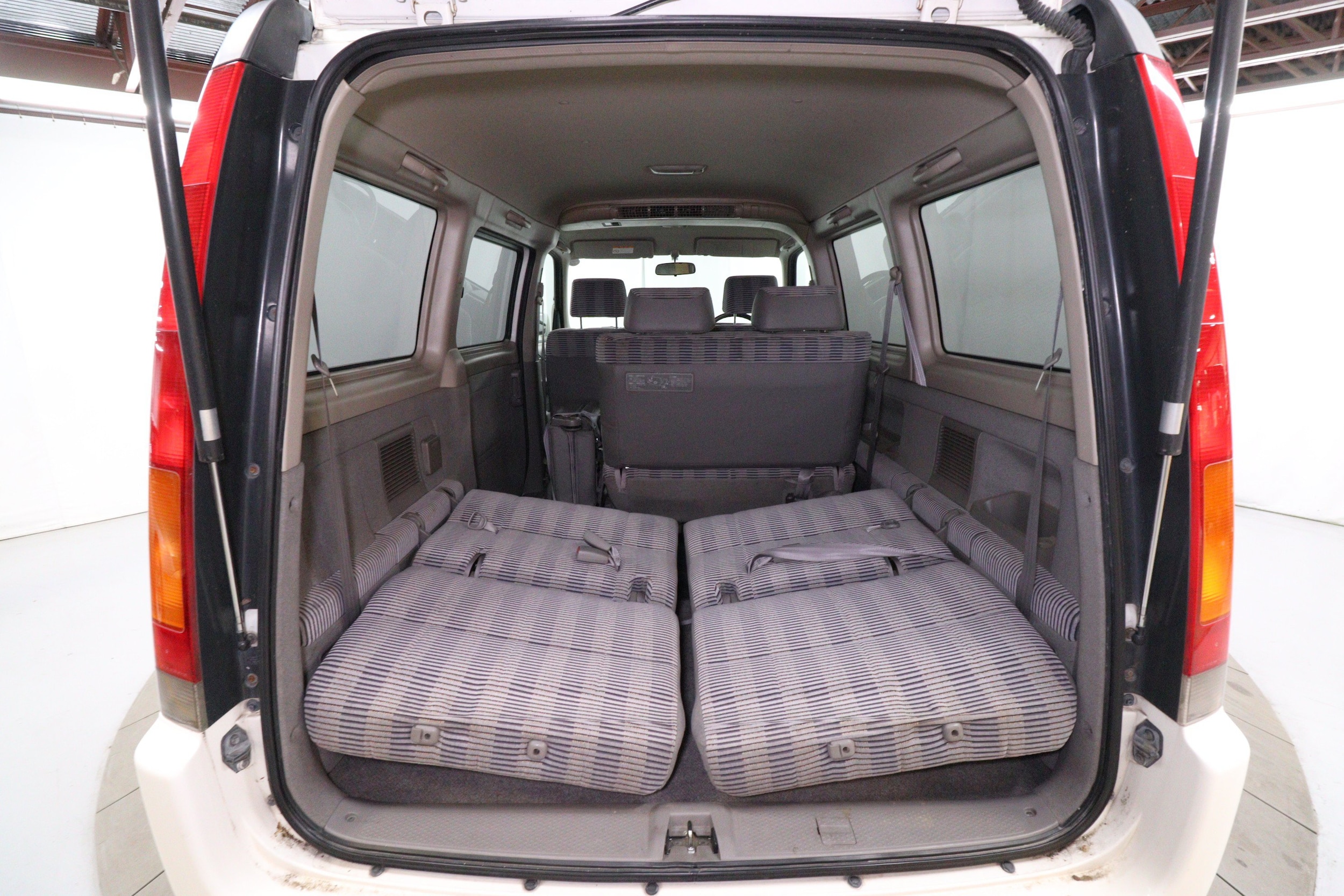1997 Honda Stepwgn 26