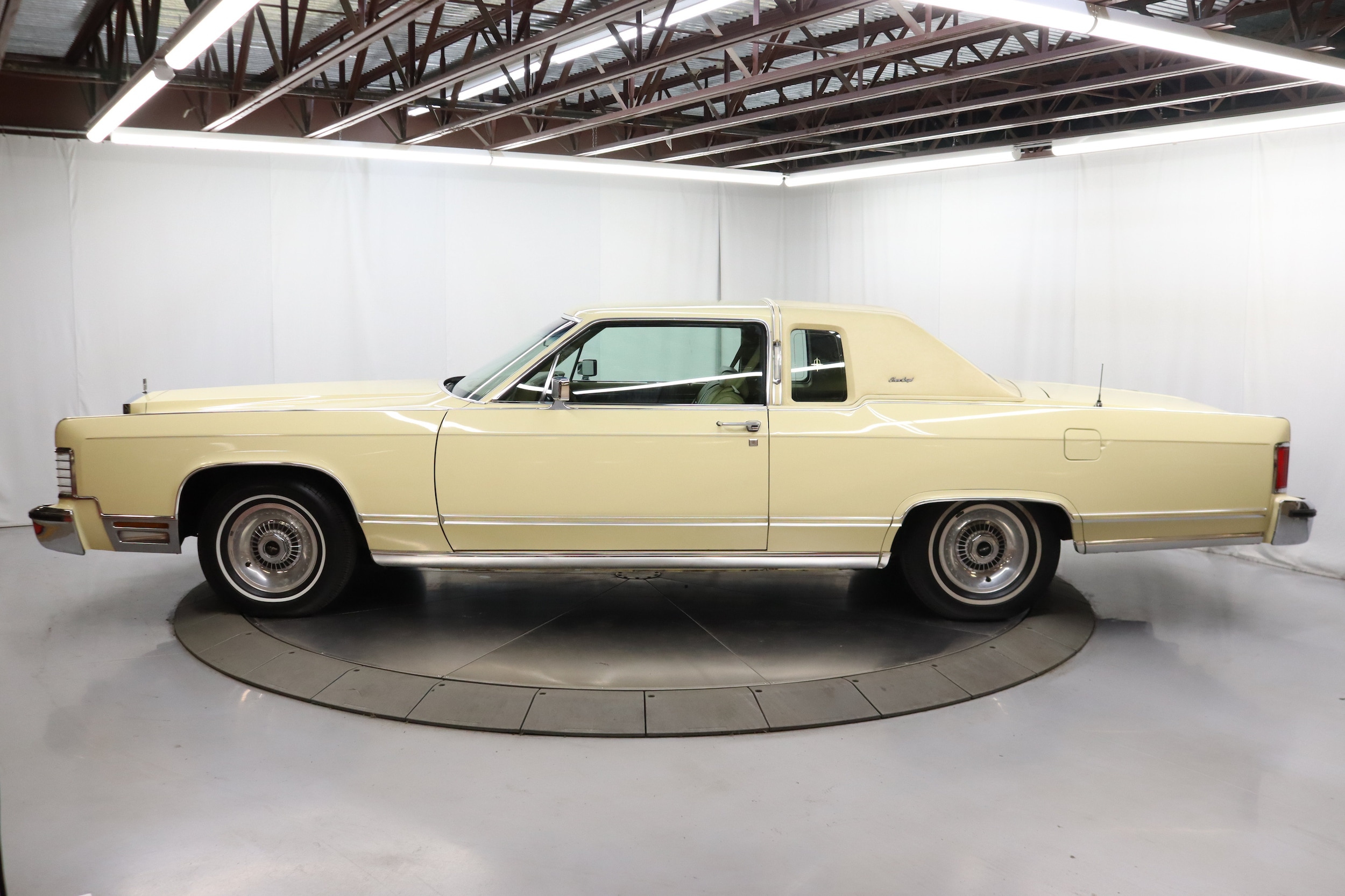1978 Lincoln Town Car 10