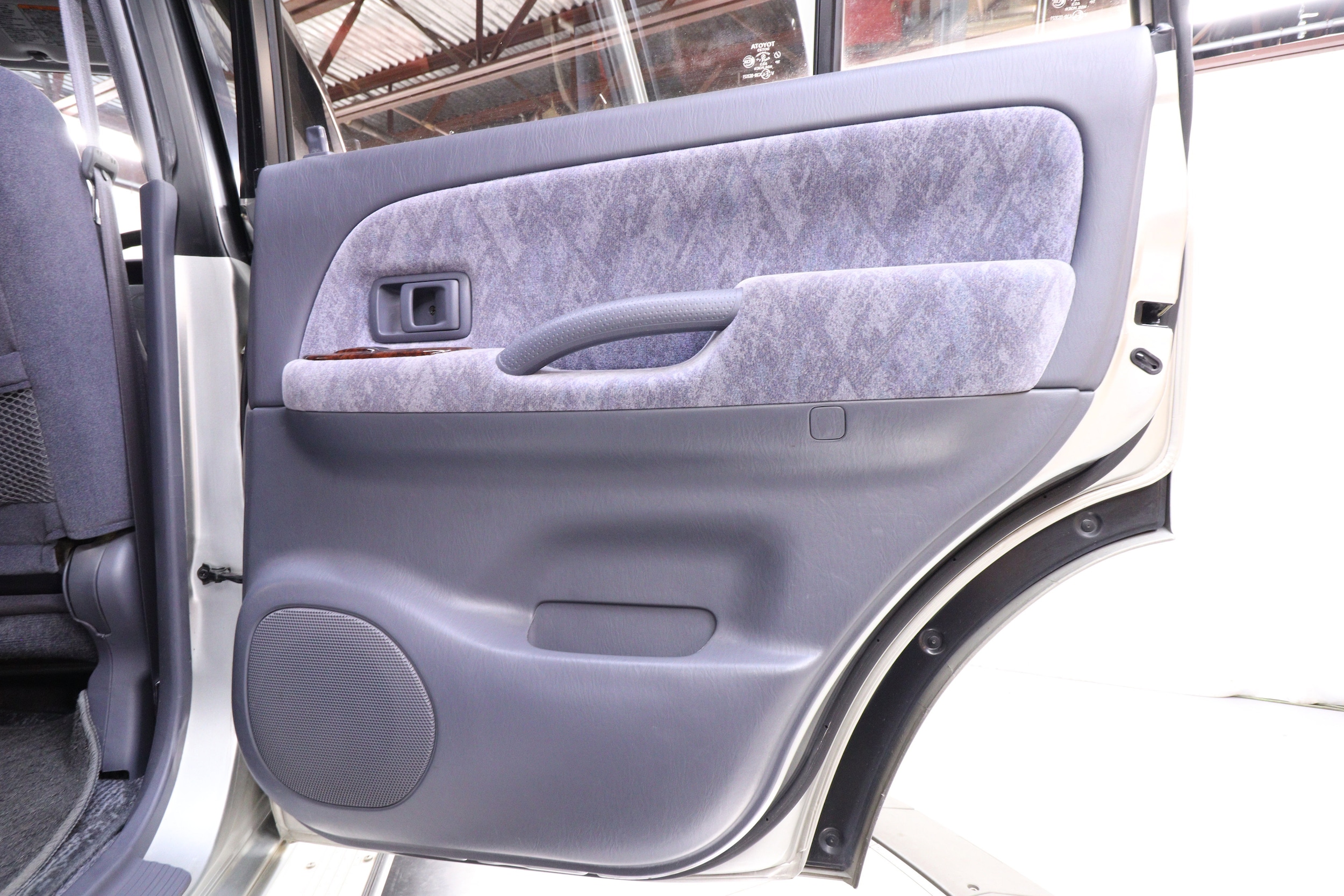 1999 Toyota Land Cruiser 28