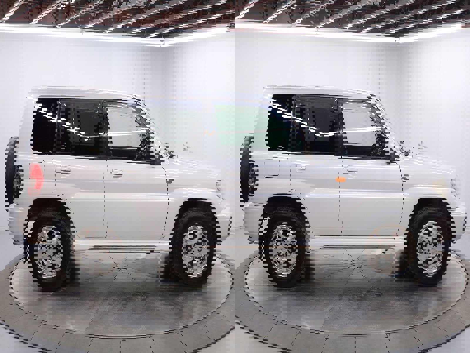 1999 Mitsubishi Pajero 7