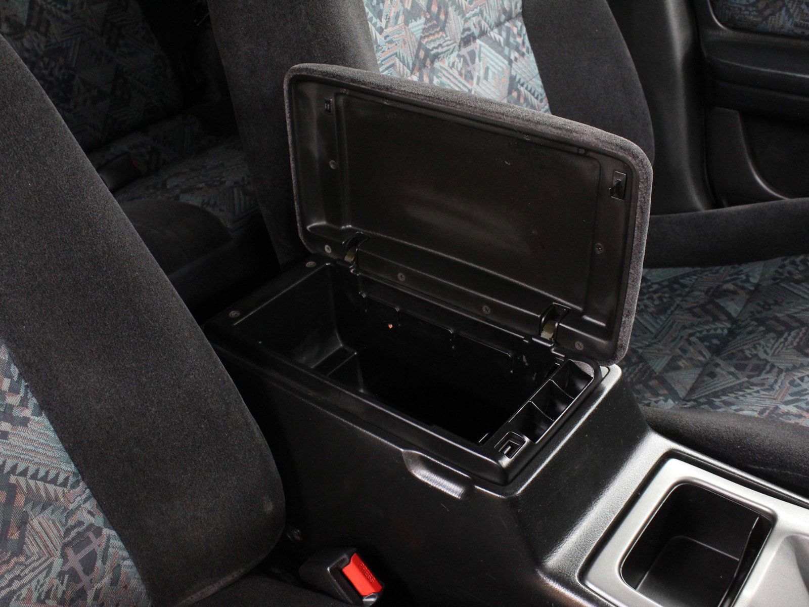 1996 Nissan Stagea 47