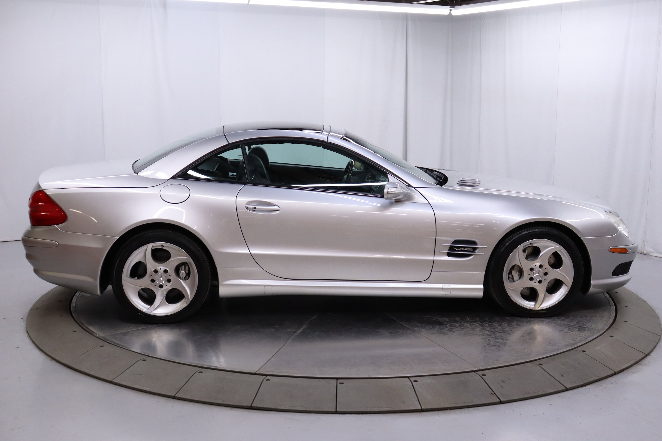 2004 Mercedes-Benz SL-Class 11
