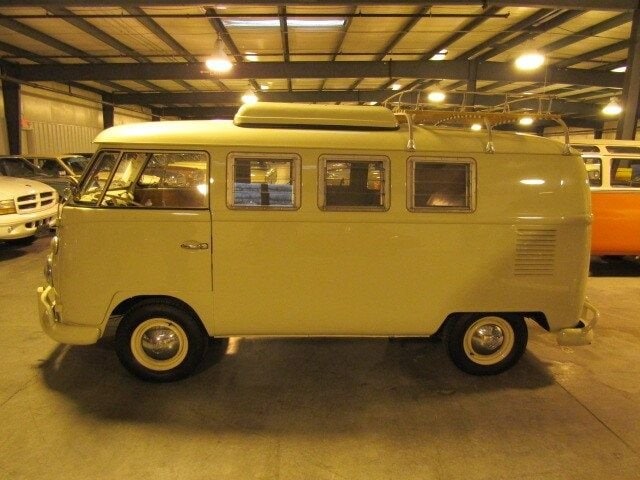 1967 Volkswagen Bus 4