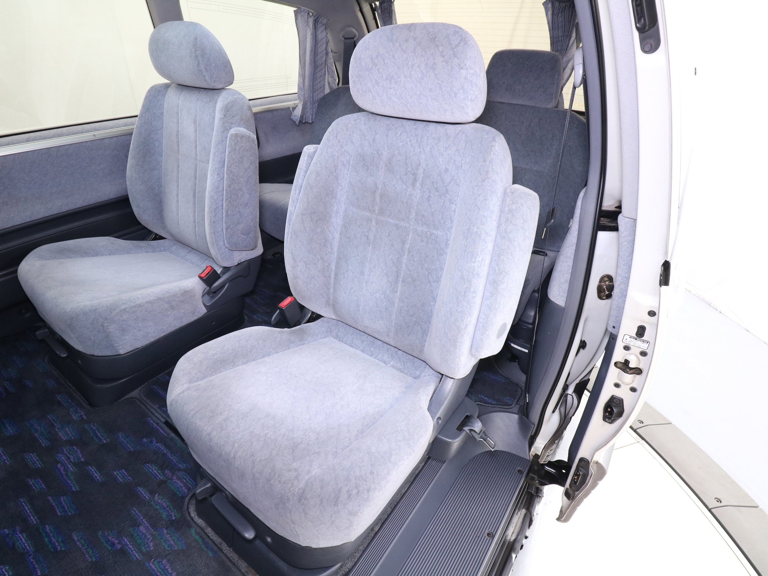 1998 Toyota Estima G 19